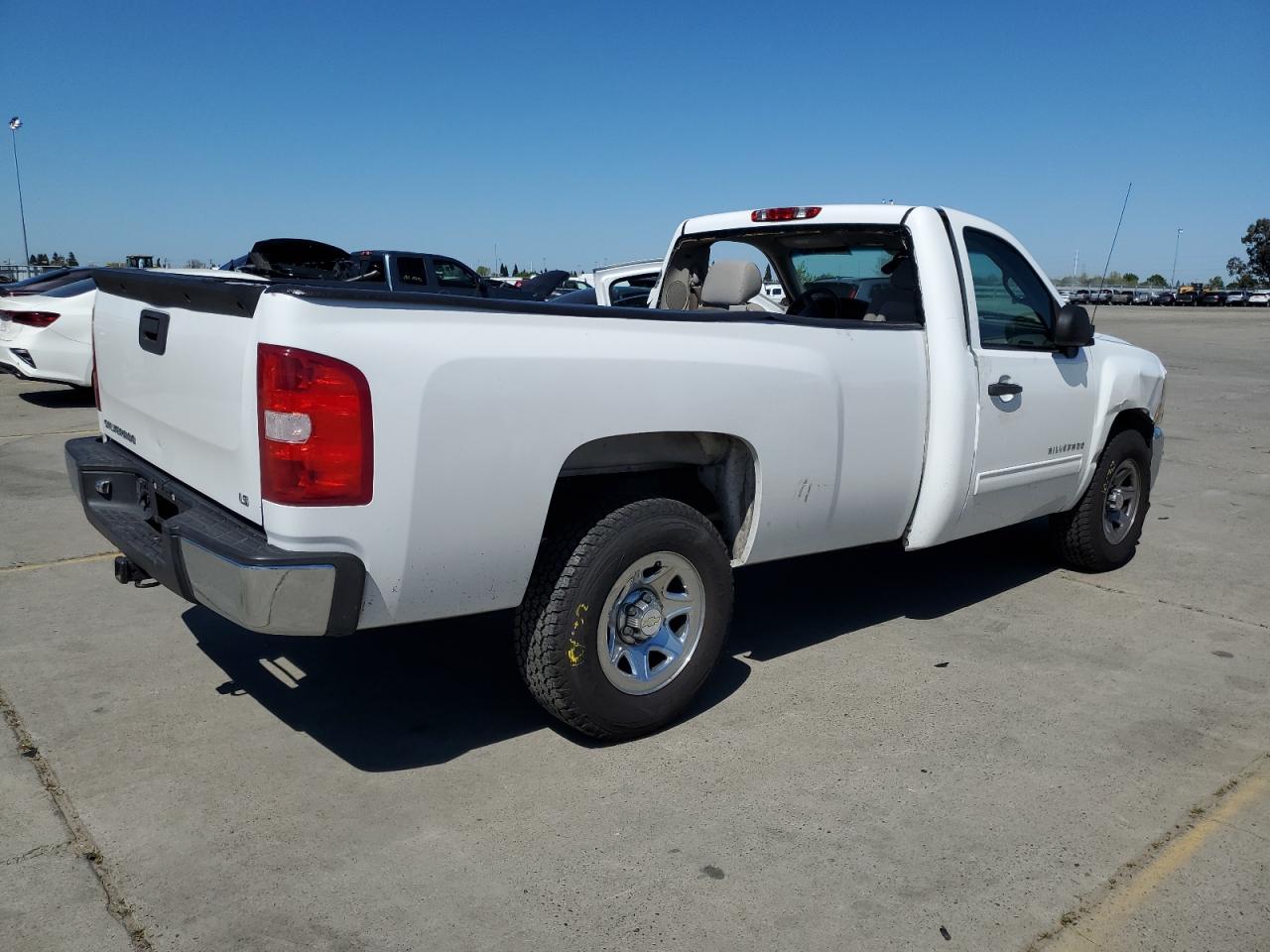 Photo 2 VIN: 1GCNCSEA1CZ123462 - CHEVROLET SILVERADO 