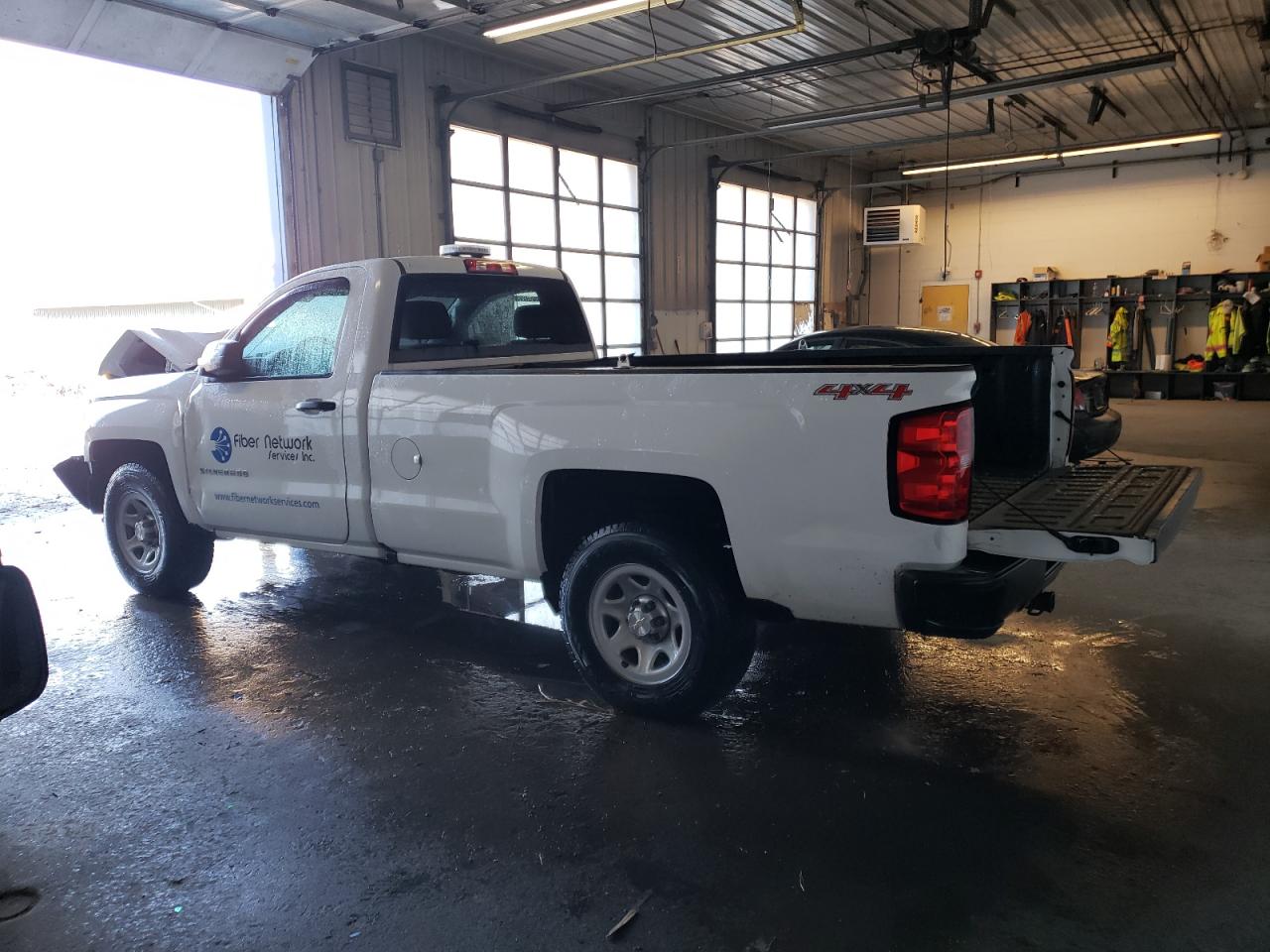 Photo 1 VIN: 1GCNKNEH7HZ366217 - CHEVROLET SILVERADO 