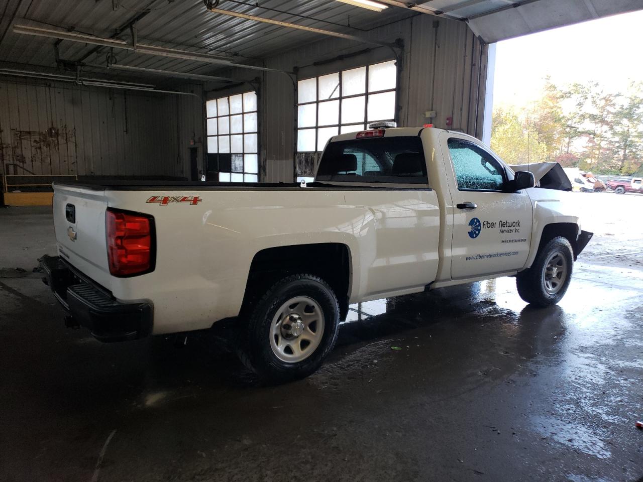 Photo 2 VIN: 1GCNKNEH7HZ366217 - CHEVROLET SILVERADO 