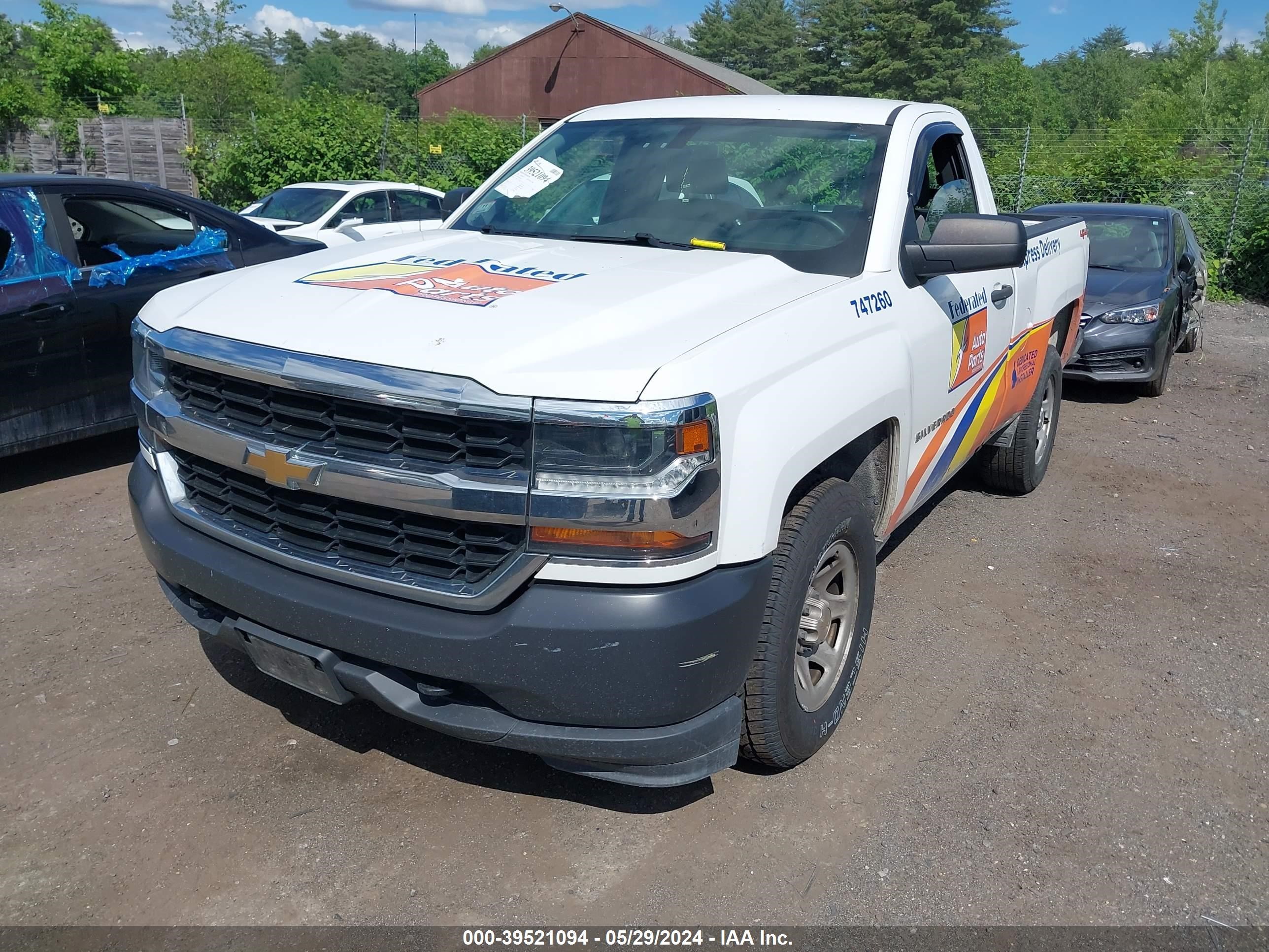 Photo 1 VIN: 1GCNKNEH8JZ145621 - CHEVROLET SILVERADO 