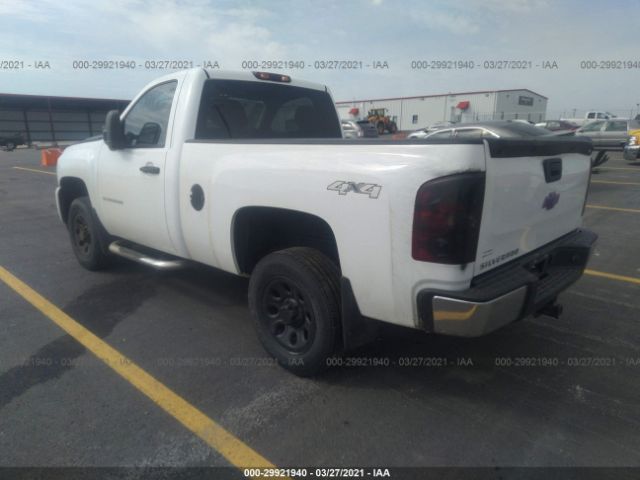 Photo 2 VIN: 1GCNKPE01BZ370180 - CHEVROLET SILVERADO 1500 