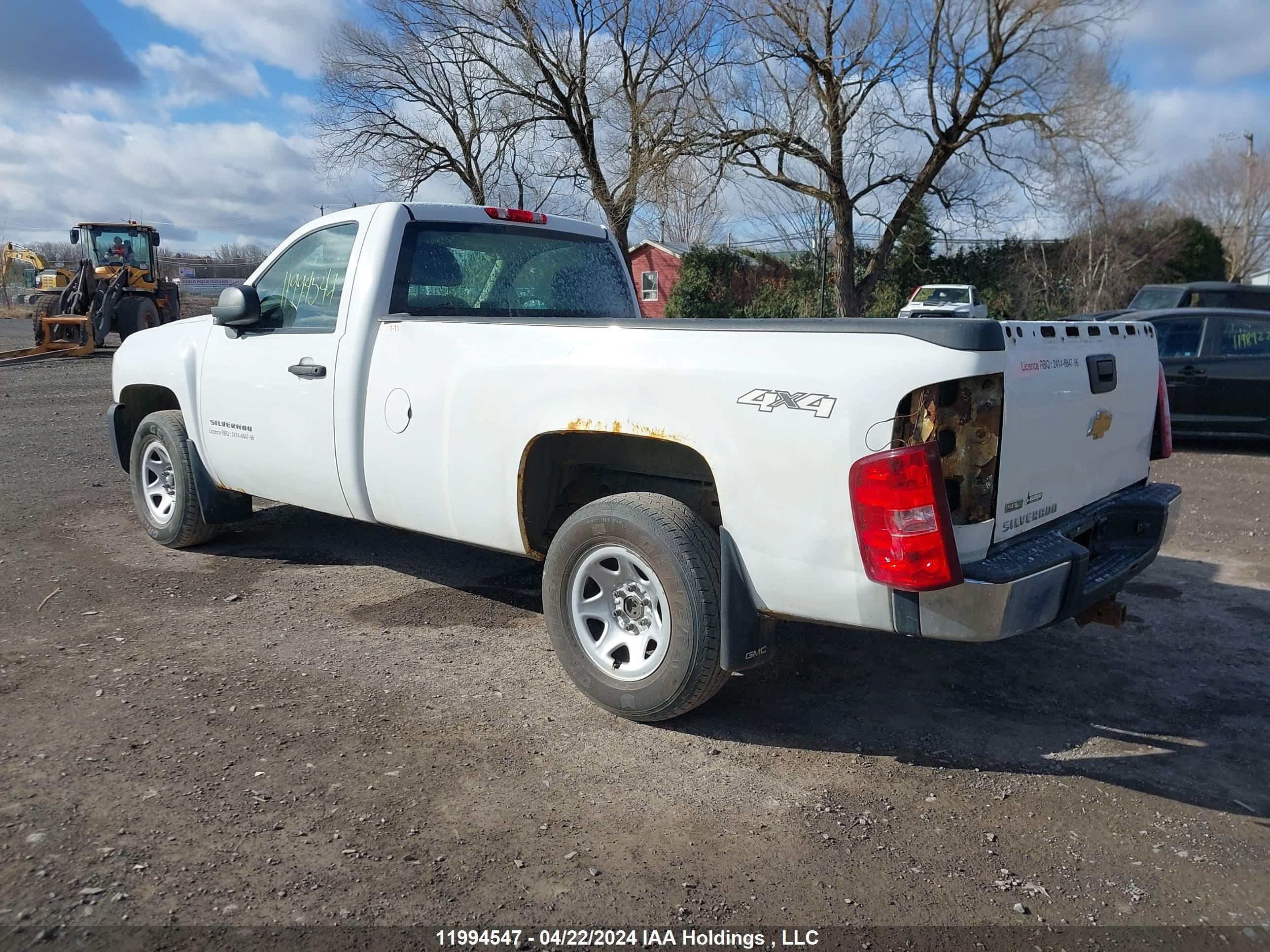 Photo 2 VIN: 1GCNKPEA4BZ154963 - CHEVROLET SILVERADO 