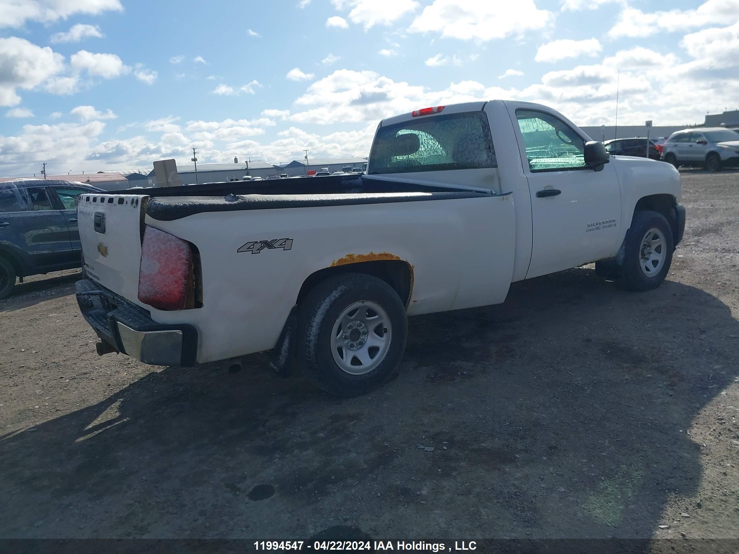 Photo 3 VIN: 1GCNKPEA4BZ154963 - CHEVROLET SILVERADO 