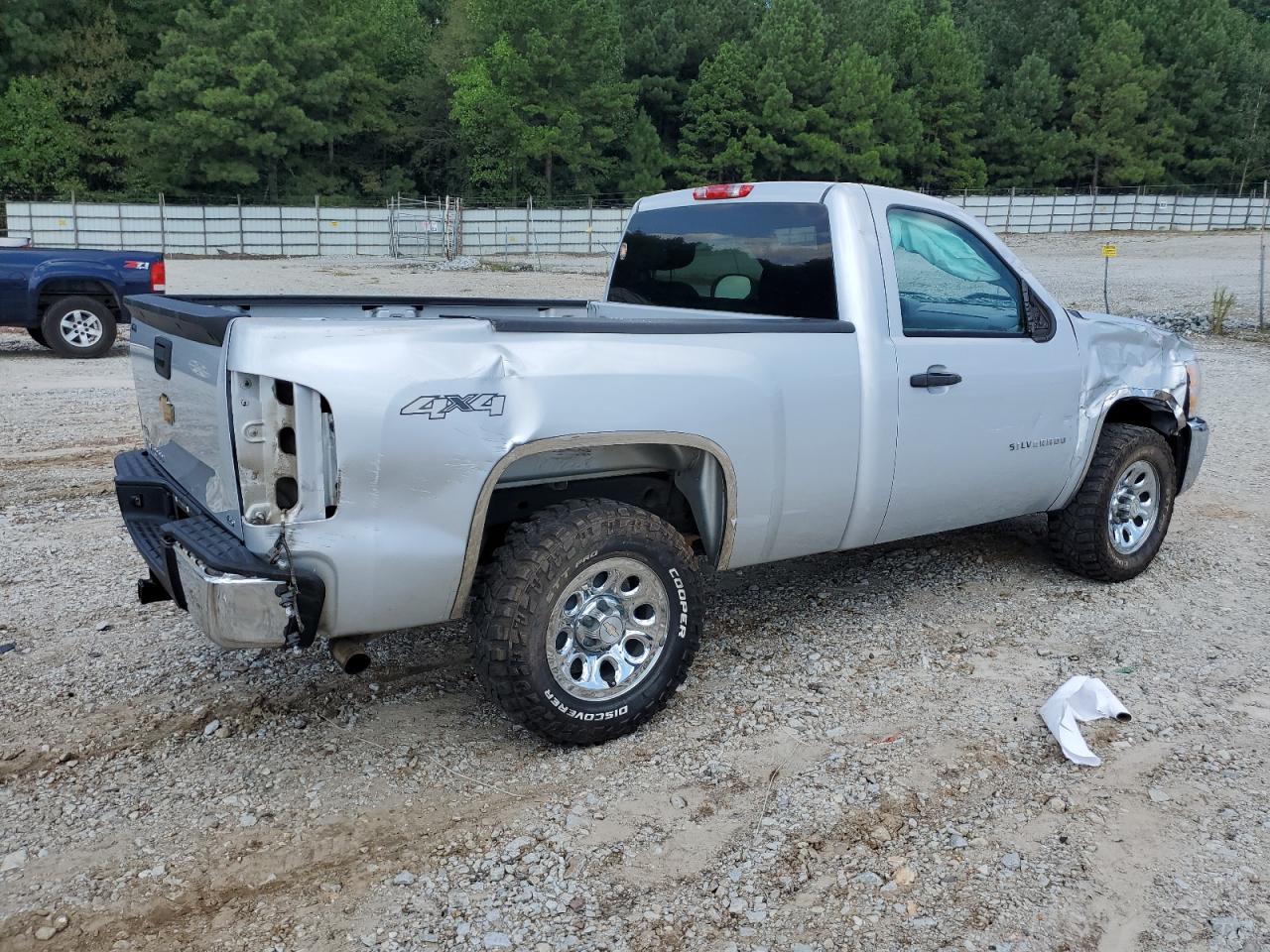 Photo 2 VIN: 1GCNKPEA6CZ136613 - CHEVROLET SILVERADO 