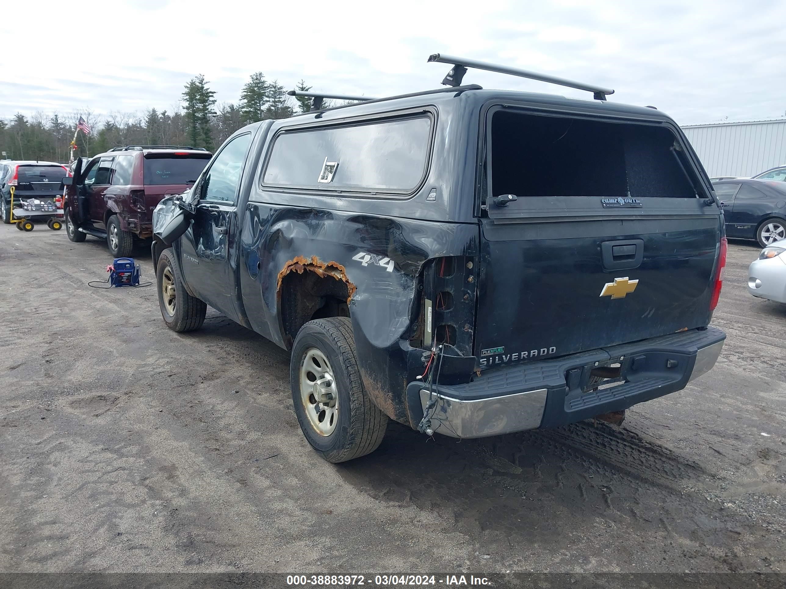 Photo 2 VIN: 1GCNKPEA8CZ208069 - CHEVROLET SILVERADO 