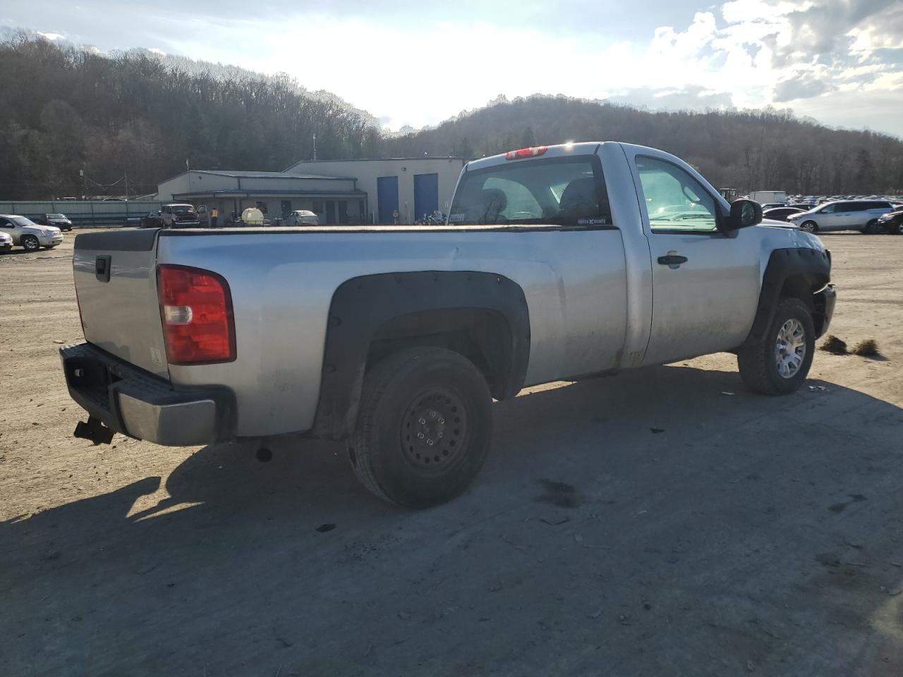 Photo 2 VIN: 1GCNKPEA8CZ333198 - CHEVROLET SILVERADO 