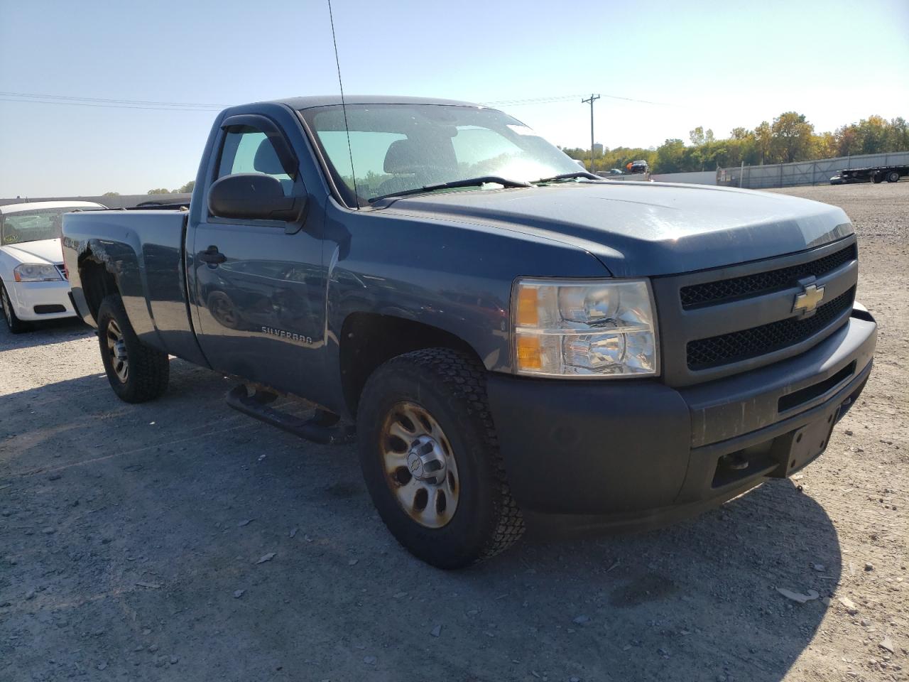 Photo 3 VIN: 1GCNKPEX2BZ100369 - CHEVROLET SILVERADO 