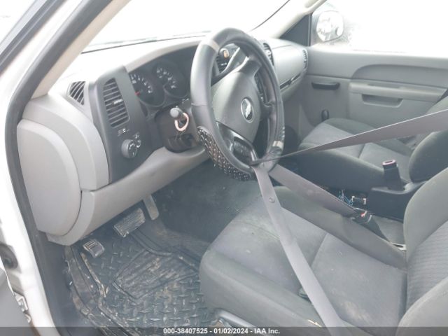 Photo 4 VIN: 1GCPCPEX8AZ157972 - CHEVROLET SILVERADO 1500 