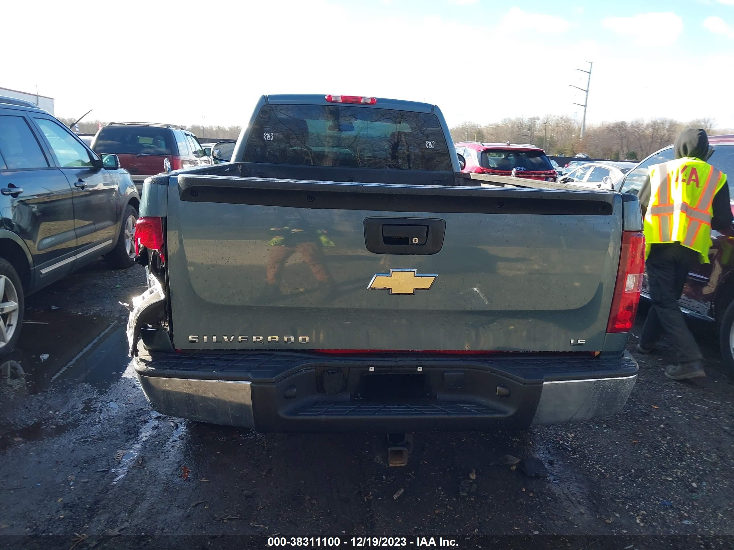 Photo 15 VIN: 1GCPCPEXXAZ206086 - CHEVROLET SILVERADO 