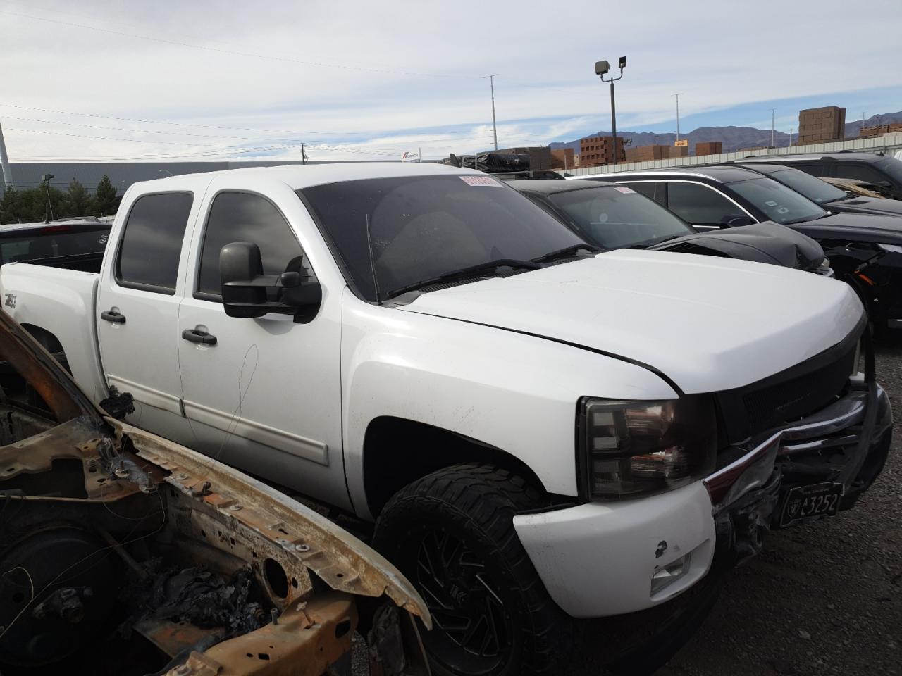 Photo 3 VIN: 1GCPKSE35BF130489 - CHEVROLET SILVERADO 