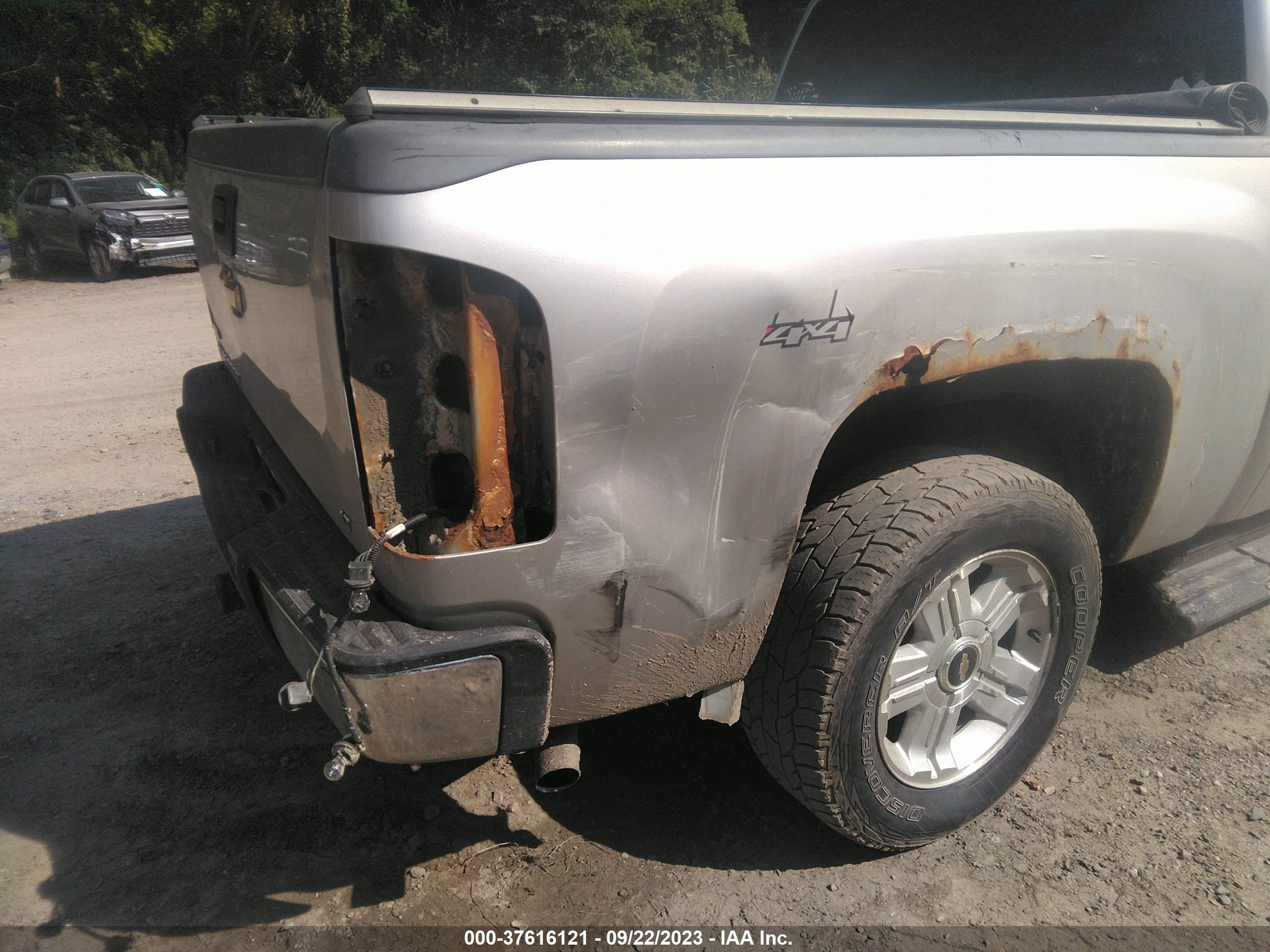 Photo 5 VIN: 1GCPKSE35BF146238 - CHEVROLET SILVERADO 