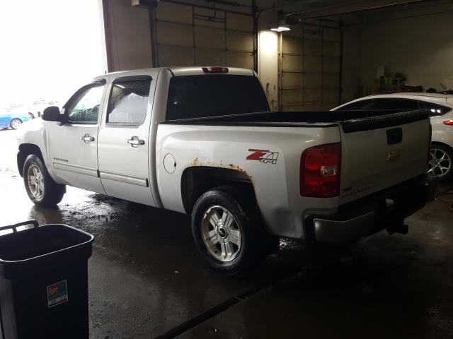 Photo 2 VIN: 1GCPKSE36BF125673 - CHEVROLET SILVERADO 