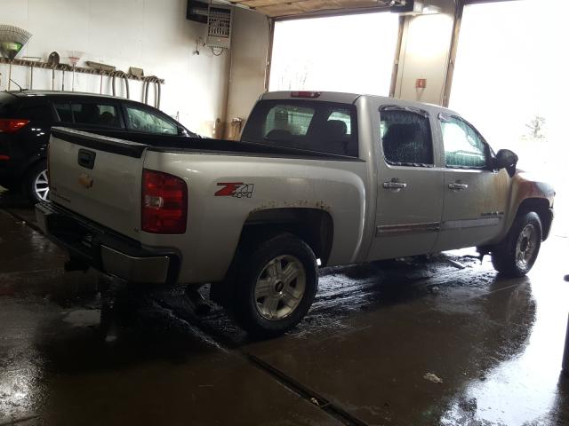 Photo 3 VIN: 1GCPKSE36BF125673 - CHEVROLET SILVERADO 