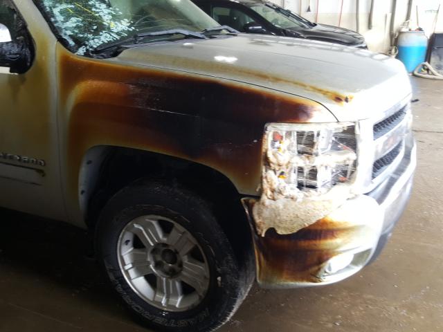 Photo 8 VIN: 1GCPKSE36BF125673 - CHEVROLET SILVERADO 