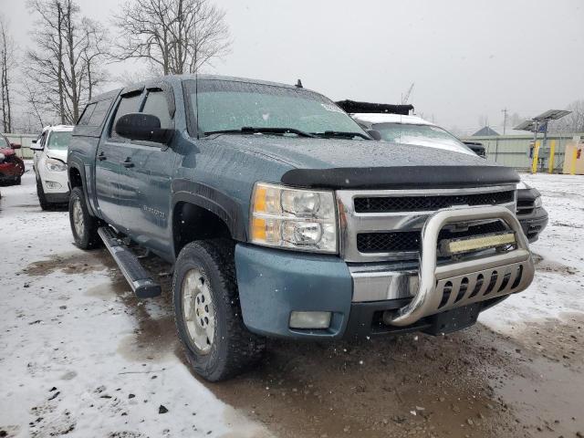 Photo 3 VIN: 1GCPKSE3XBF132433 - CHEVROLET SILVERADO 