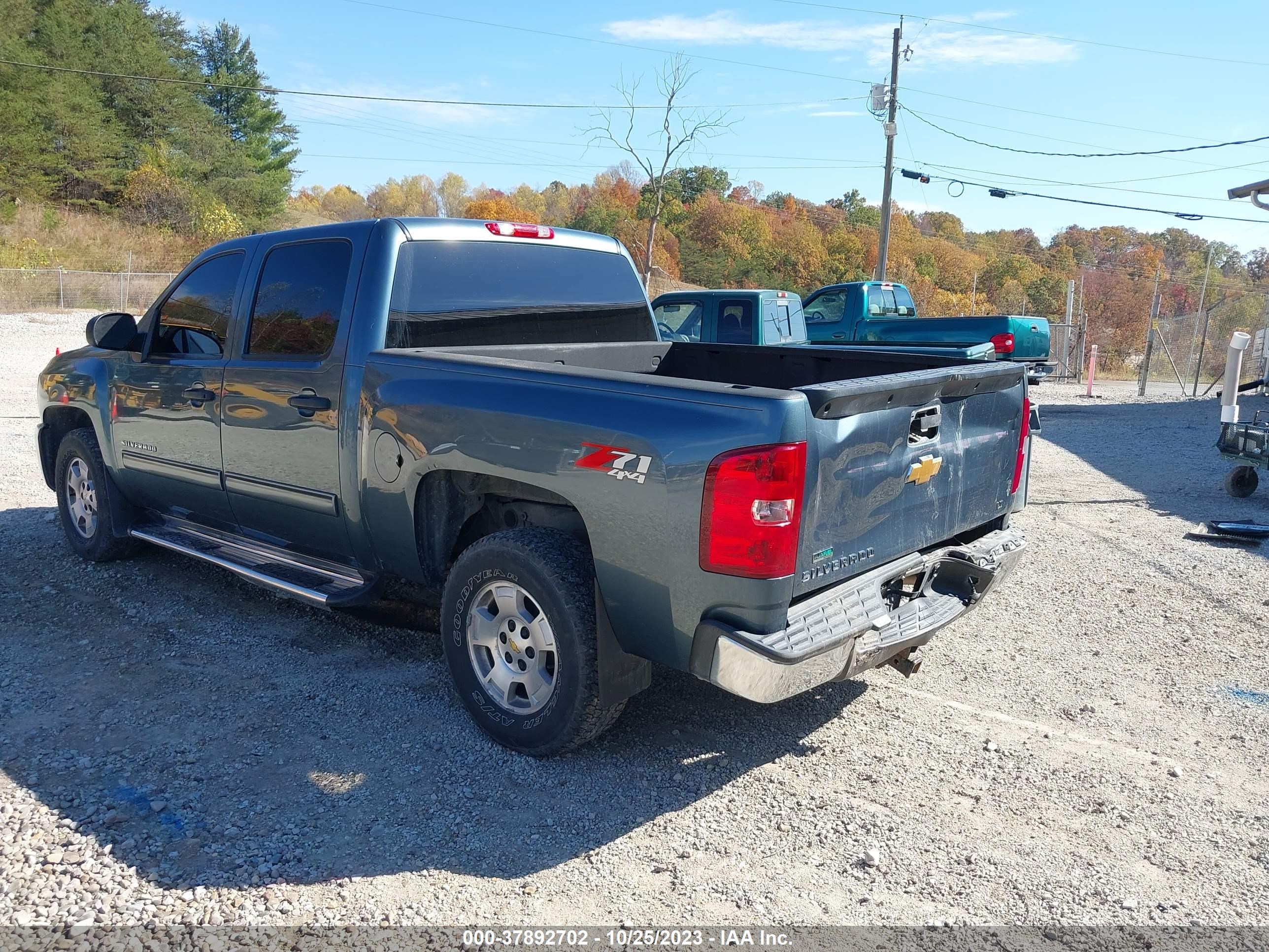 Photo 2 VIN: 1GCPKSE79CF130130 - CHEVROLET SILVERADO 