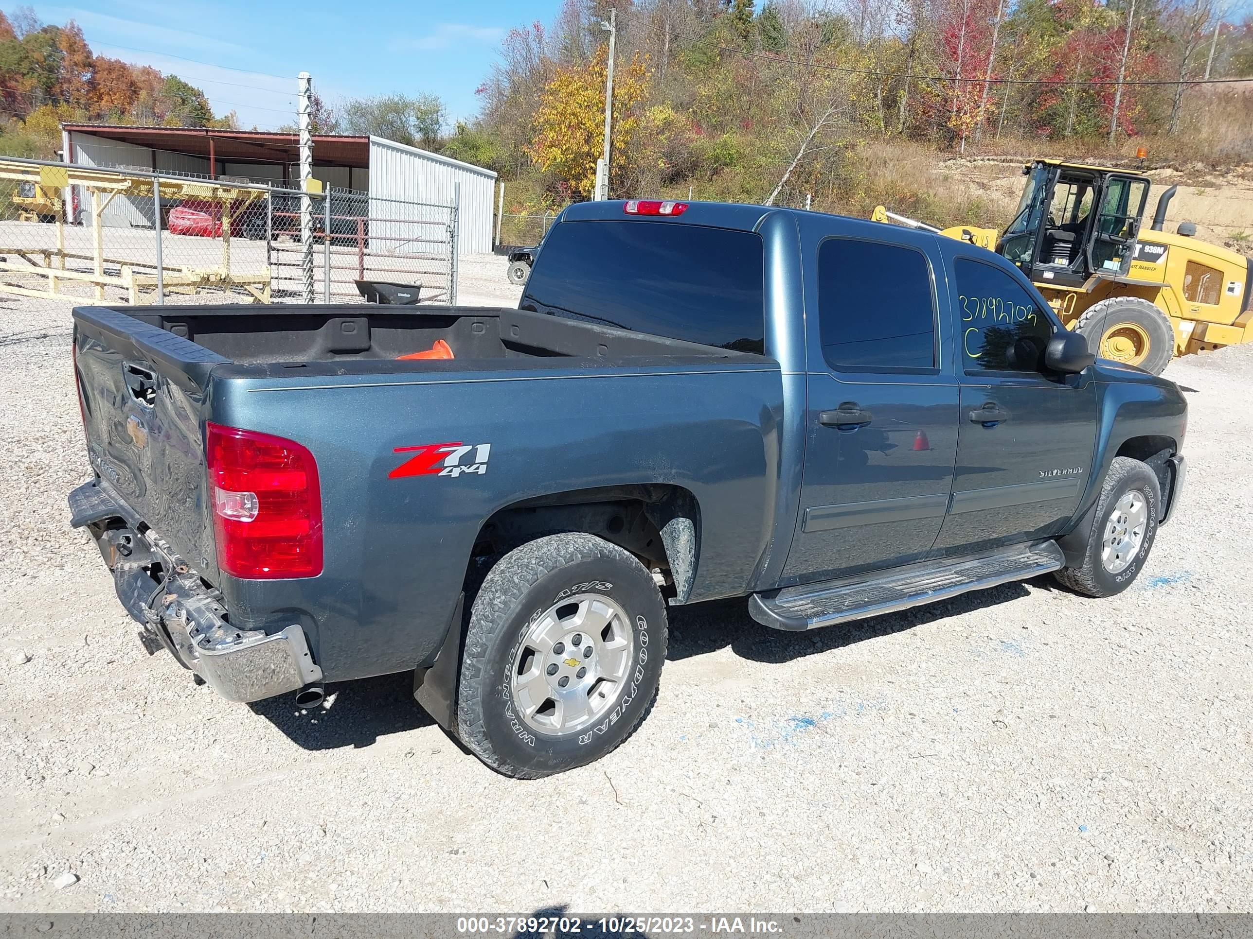 Photo 3 VIN: 1GCPKSE79CF130130 - CHEVROLET SILVERADO 