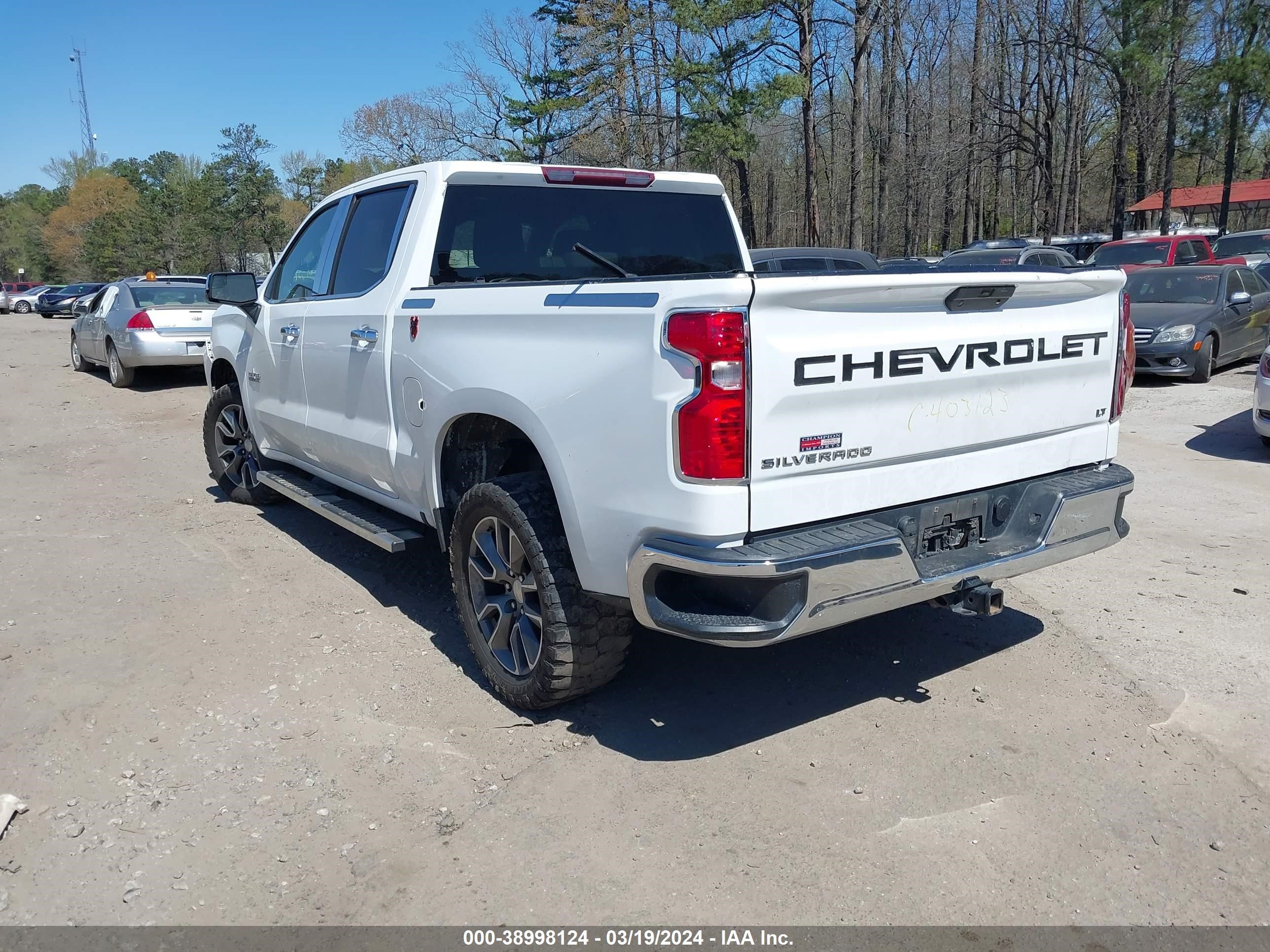 Photo 2 VIN: 1GCPWCED9KZ167028 - CHEVROLET SILVERADO 