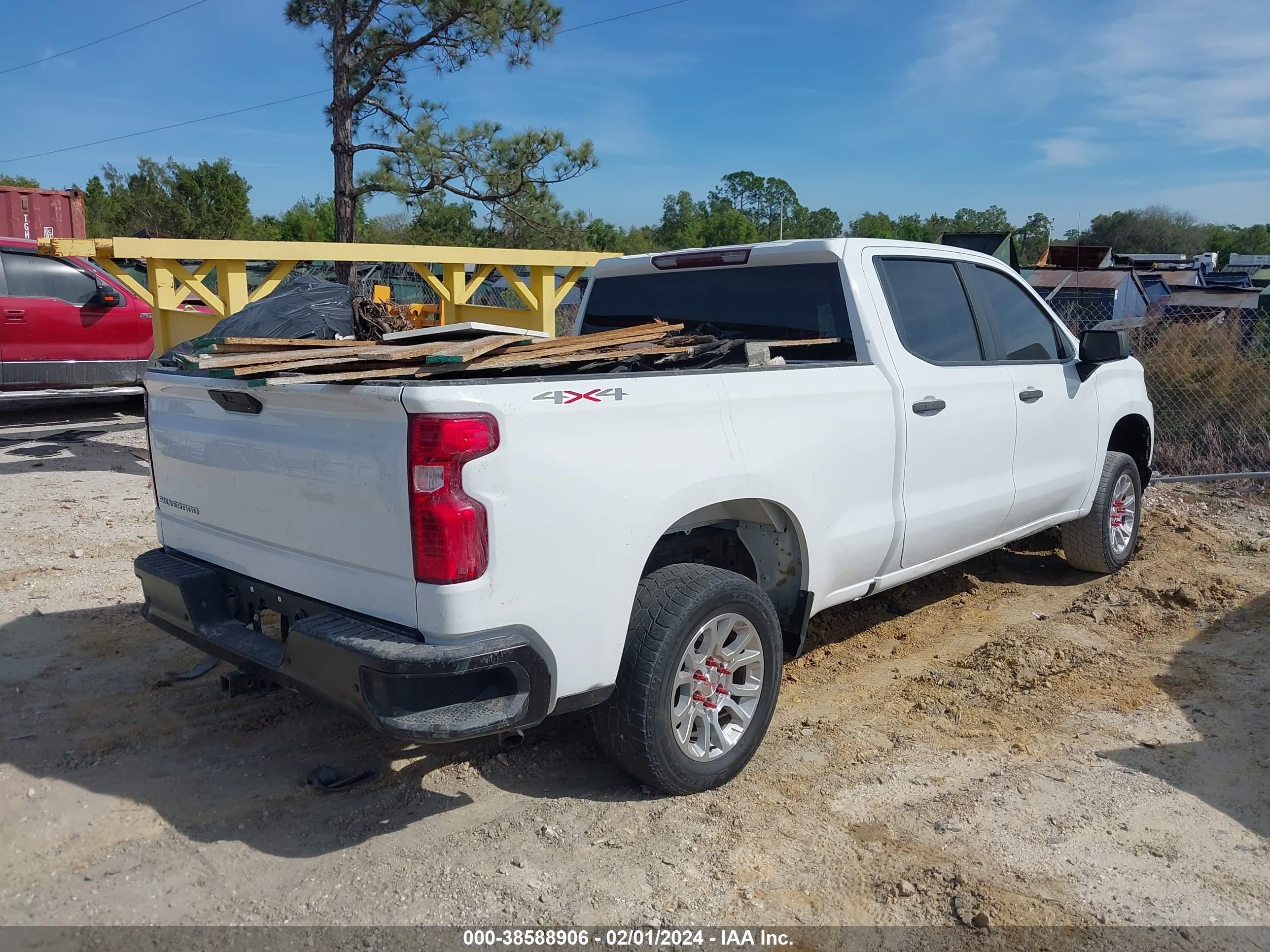 Photo 3 VIN: 1GCPYAEH5KZ378986 - CHEVROLET SILVERADO 