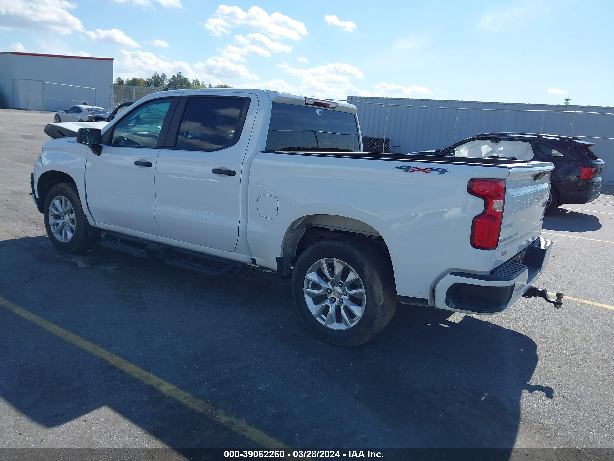 Photo 2 VIN: 1GCPYBEK4MZ114467 - CHEVROLET SILVERADO 