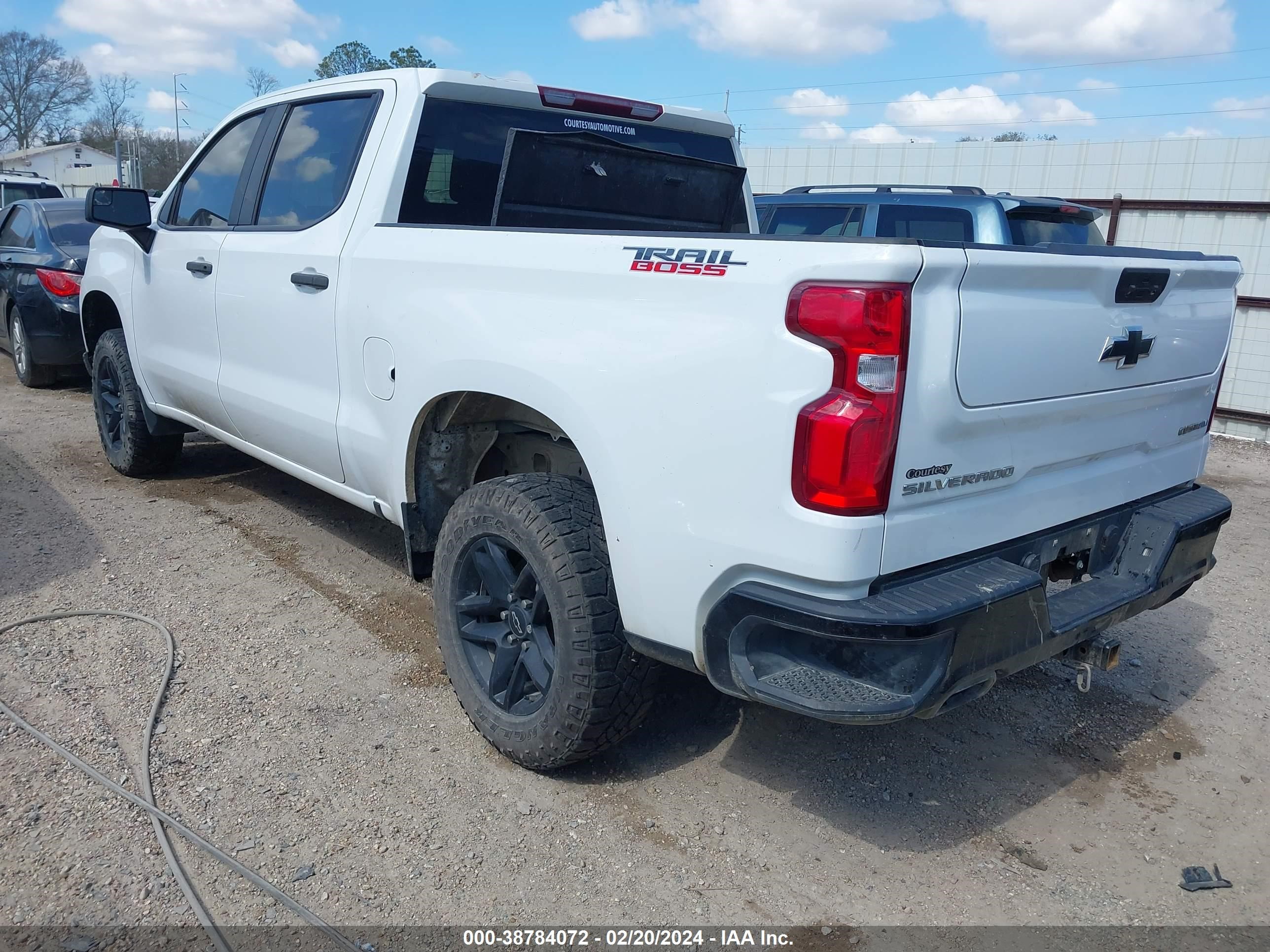 Photo 2 VIN: 1GCPYCEF4MZ261445 - CHEVROLET SILVERADO 