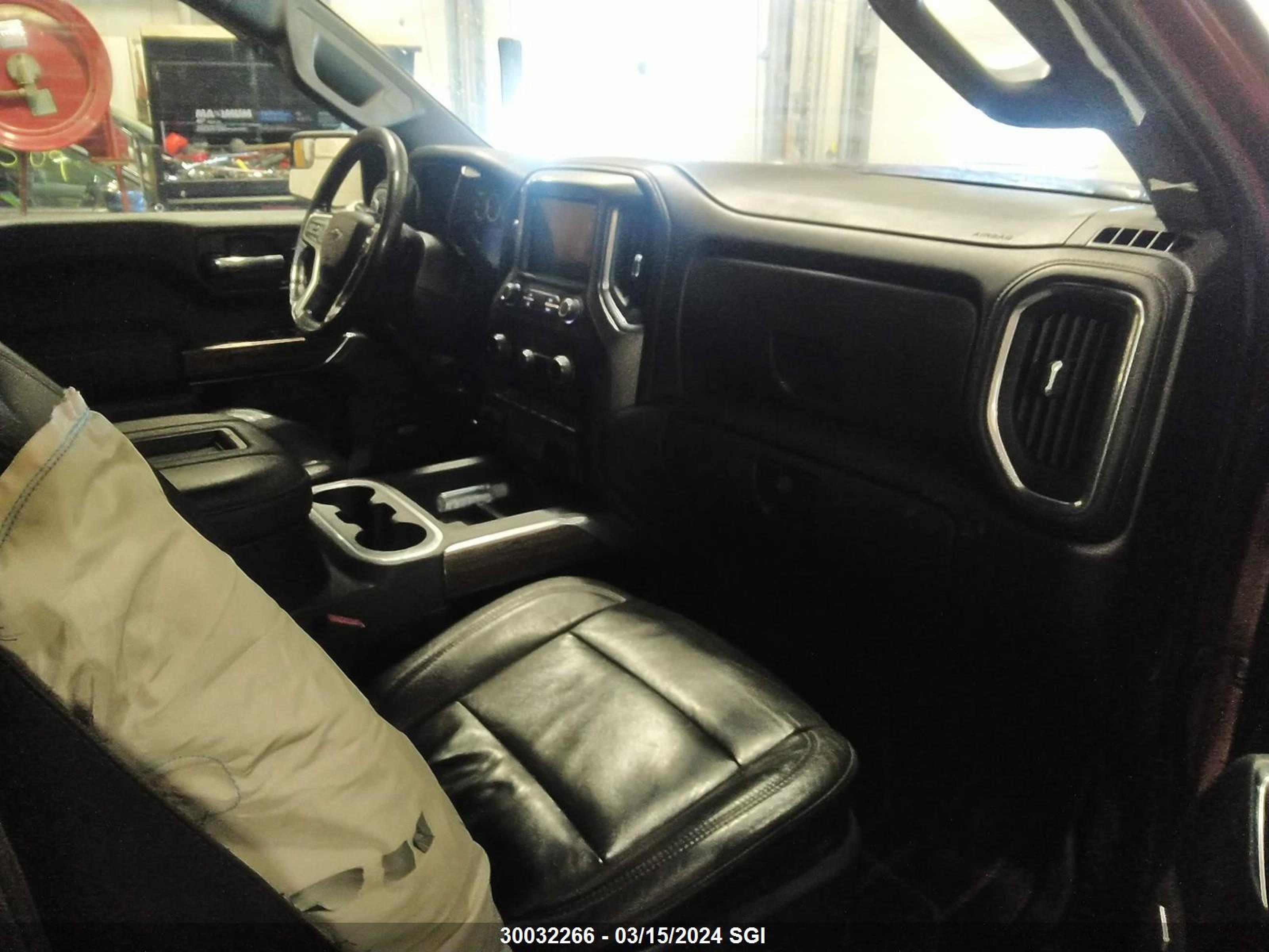 Photo 4 VIN: 1GCPYFED4KZ319843 - CHEVROLET SILVERADO 