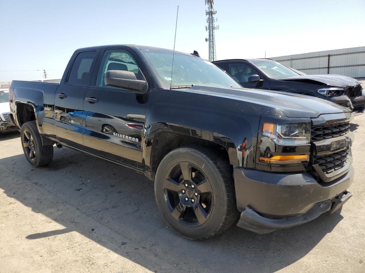 Photo 3 VIN: 1GCRCNEC1HZ339470 - CHEVROLET SILVERADO 