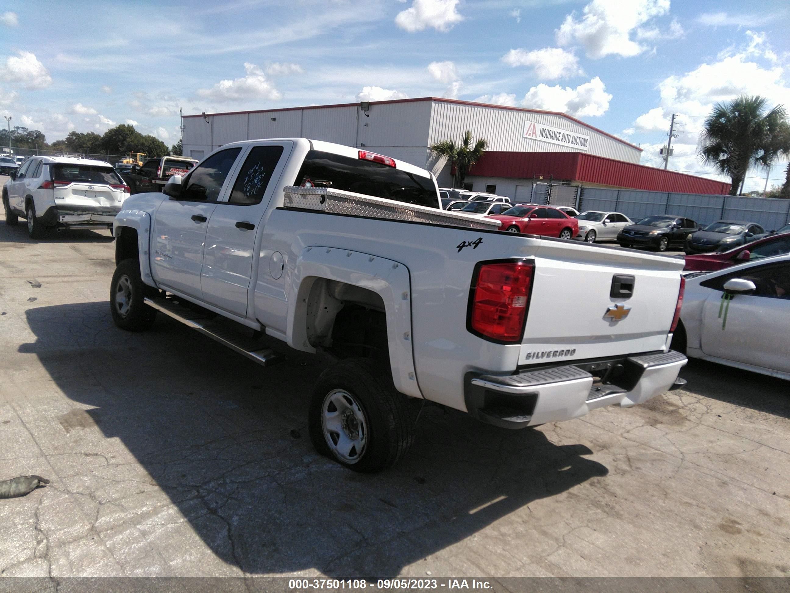 Photo 3 VIN: 1GCRCNEH2HZ325752 - CHEVROLET SILVERADO 