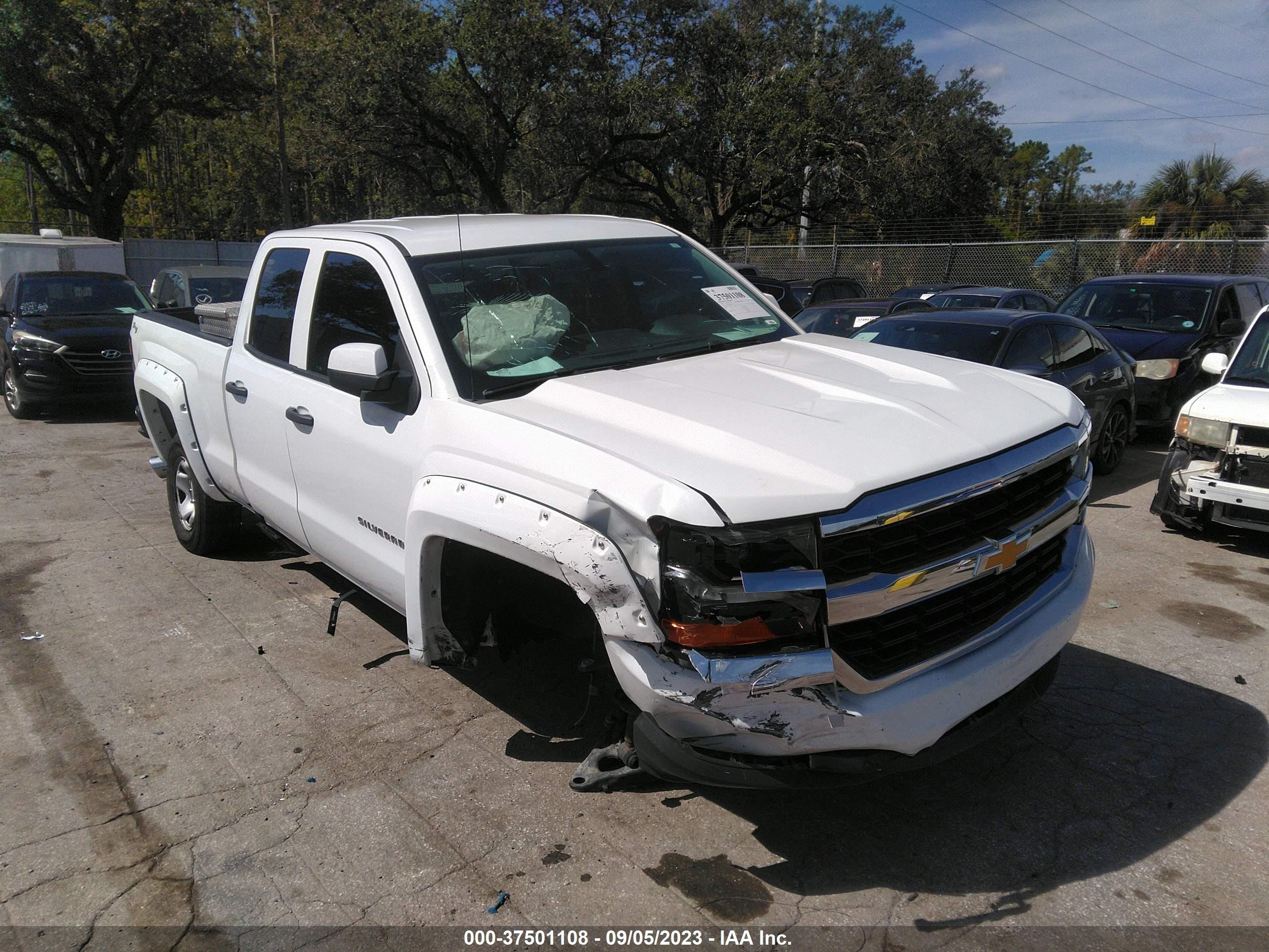 Photo 6 VIN: 1GCRCNEH2HZ325752 - CHEVROLET SILVERADO 