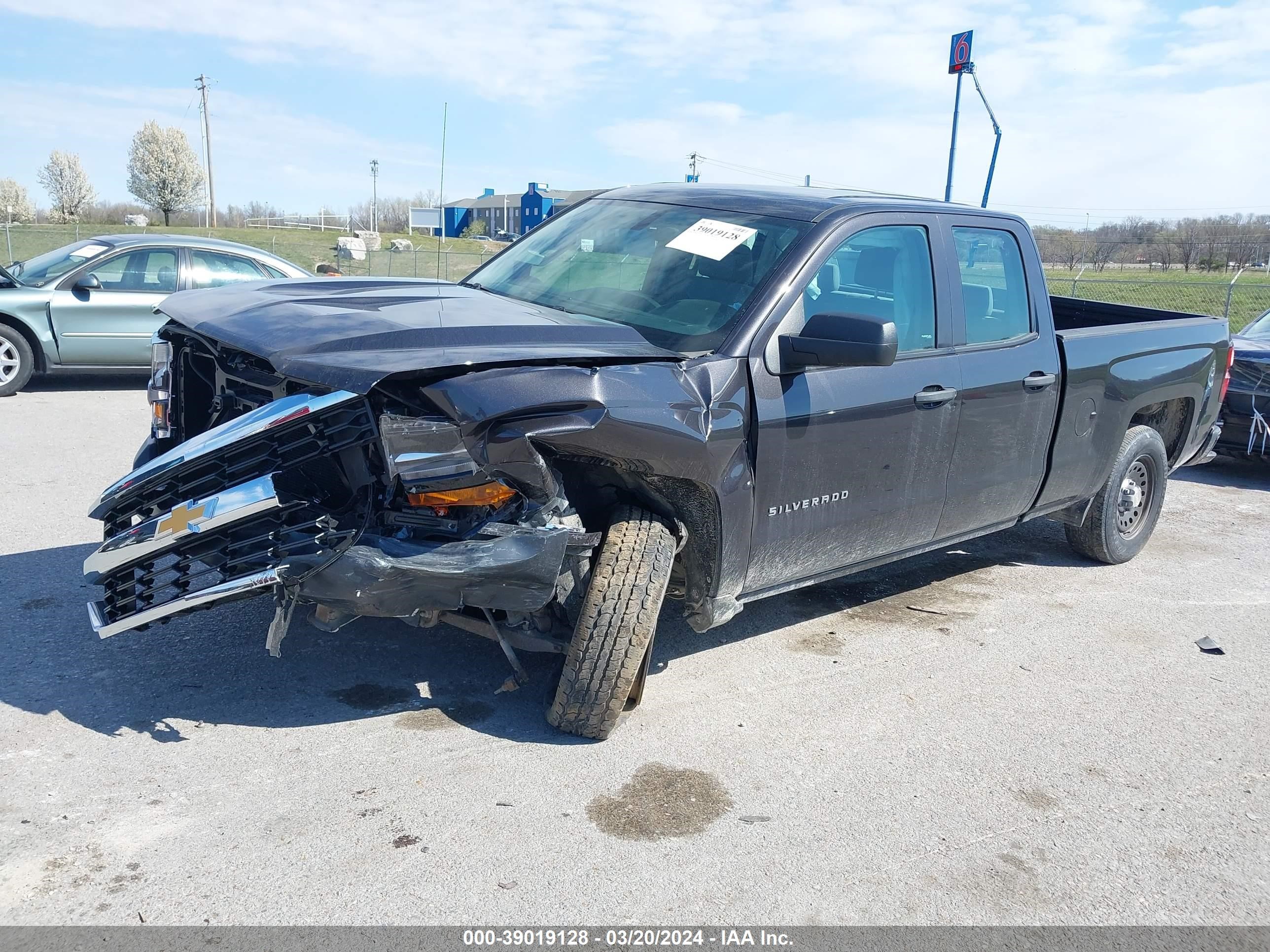 Photo 1 VIN: 1GCRCNEH6GZ131465 - CHEVROLET SILVERADO 