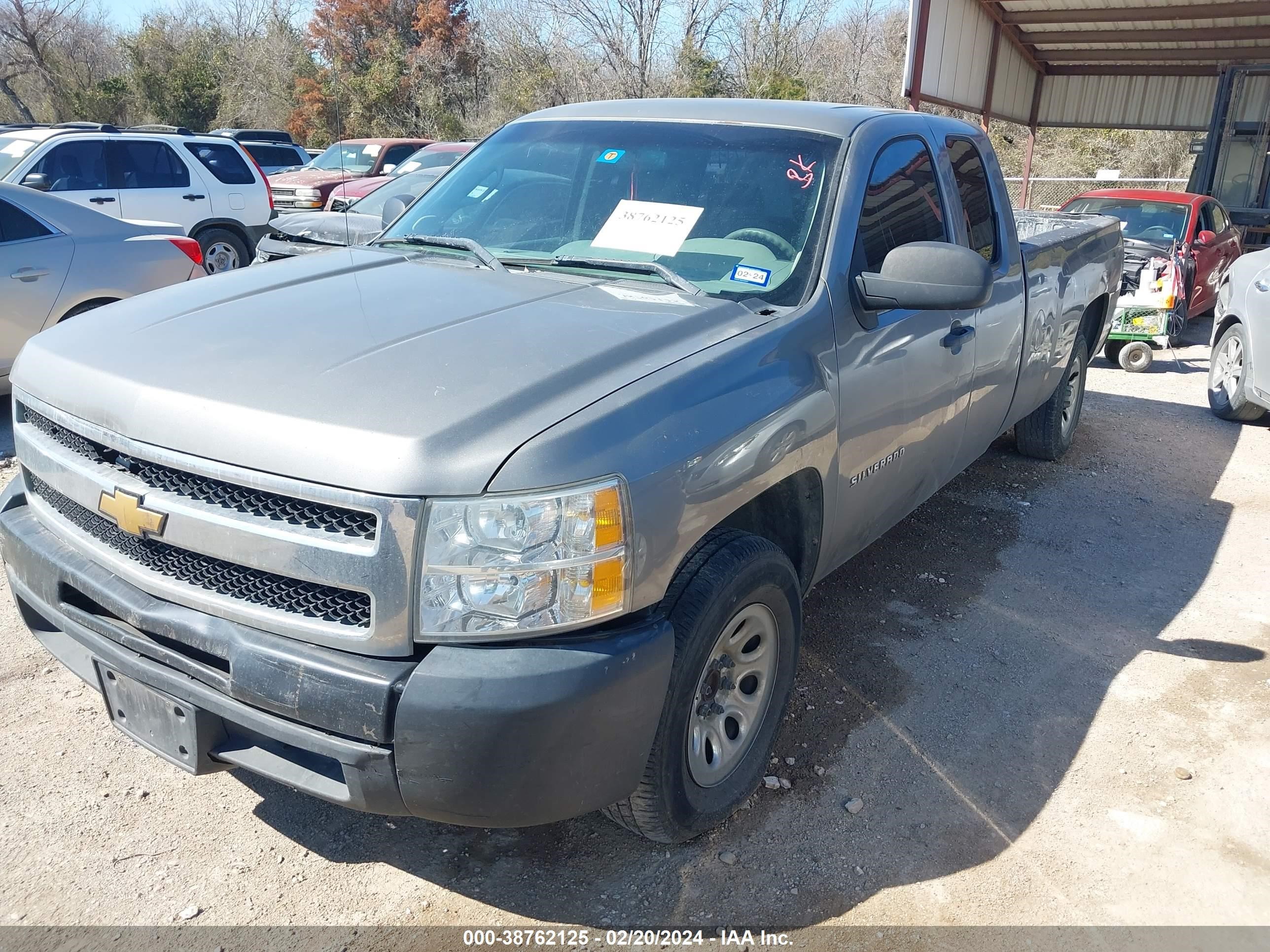 Photo 1 VIN: 1GCRCPE01CZ127498 - CHEVROLET SILVERADO 