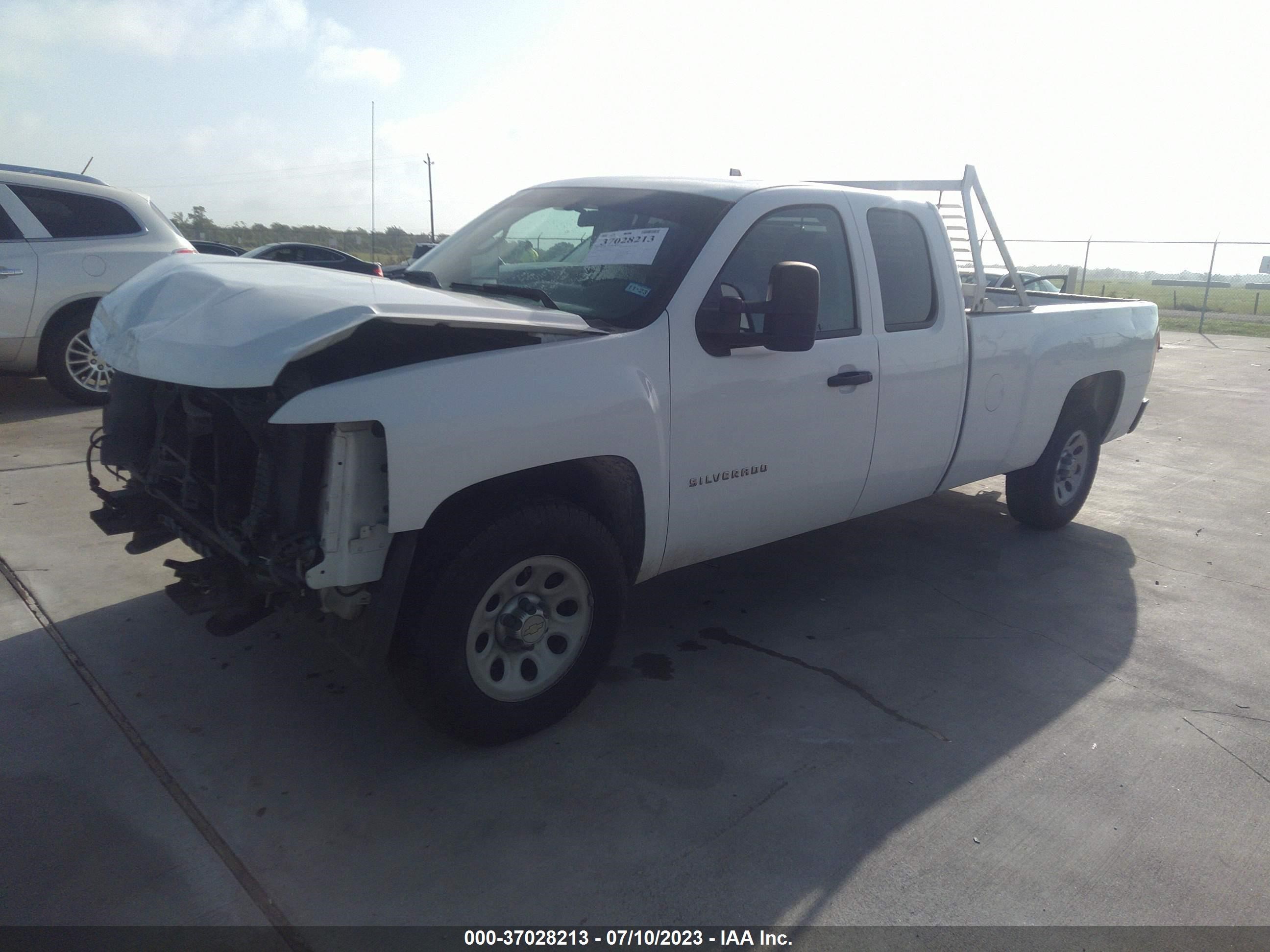 Photo 1 VIN: 1GCRCPE01DZ268685 - CHEVROLET SILVERADO 