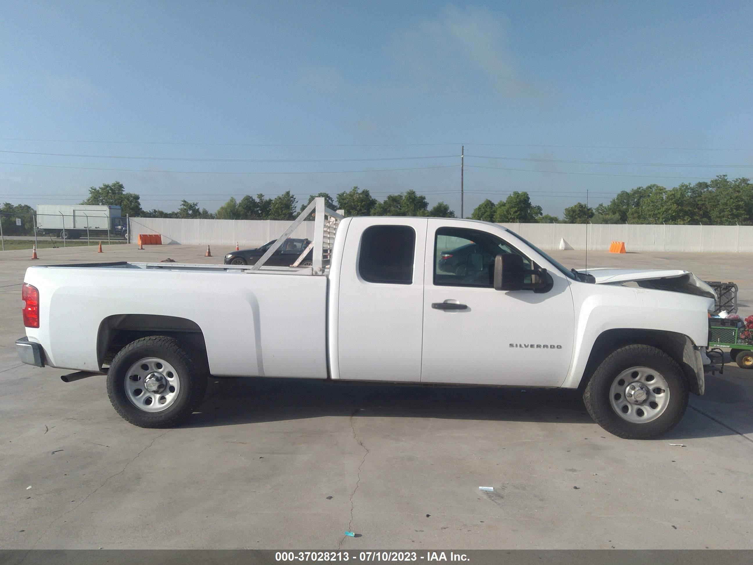 Photo 12 VIN: 1GCRCPE01DZ268685 - CHEVROLET SILVERADO 