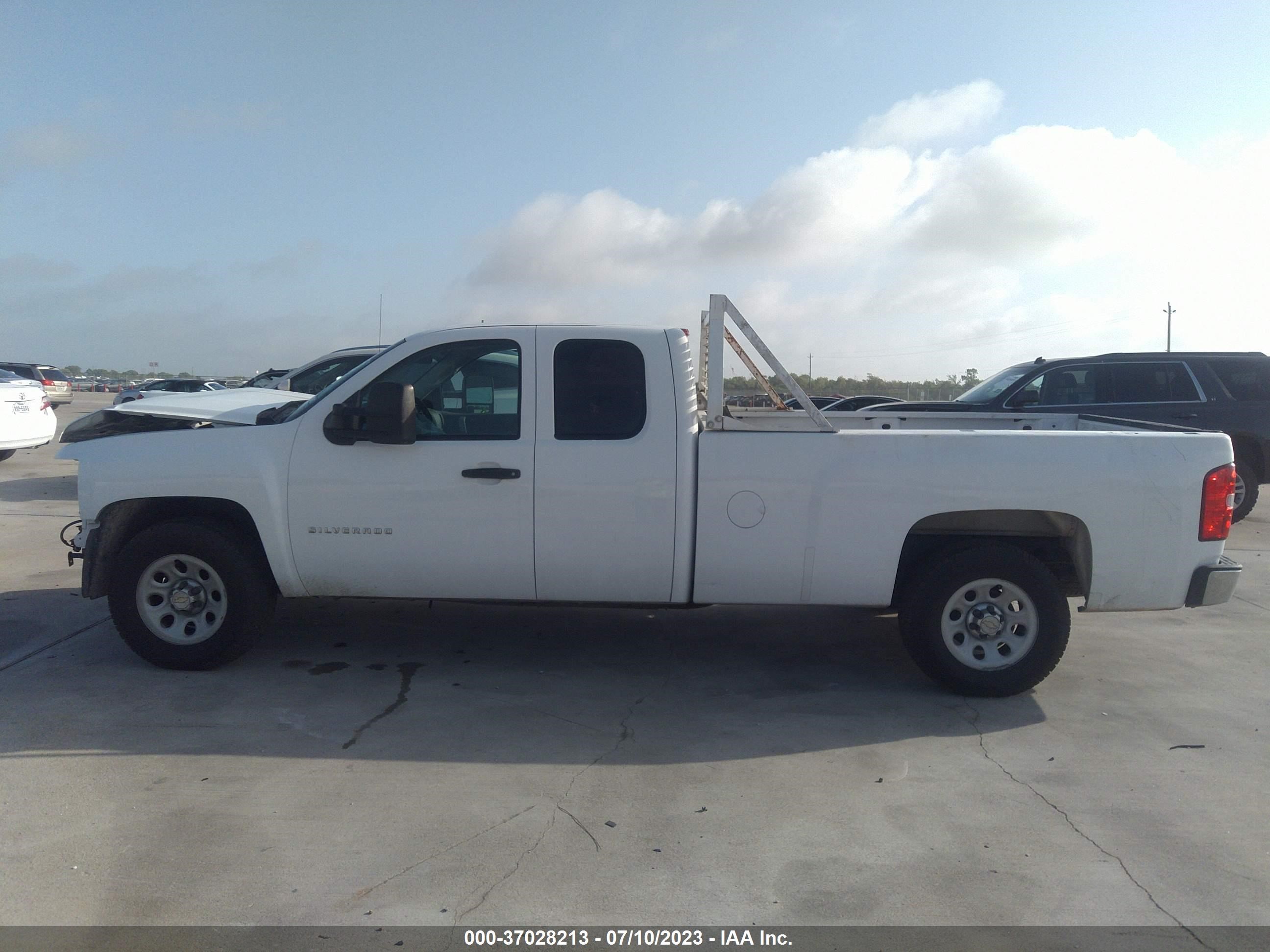 Photo 13 VIN: 1GCRCPE01DZ268685 - CHEVROLET SILVERADO 