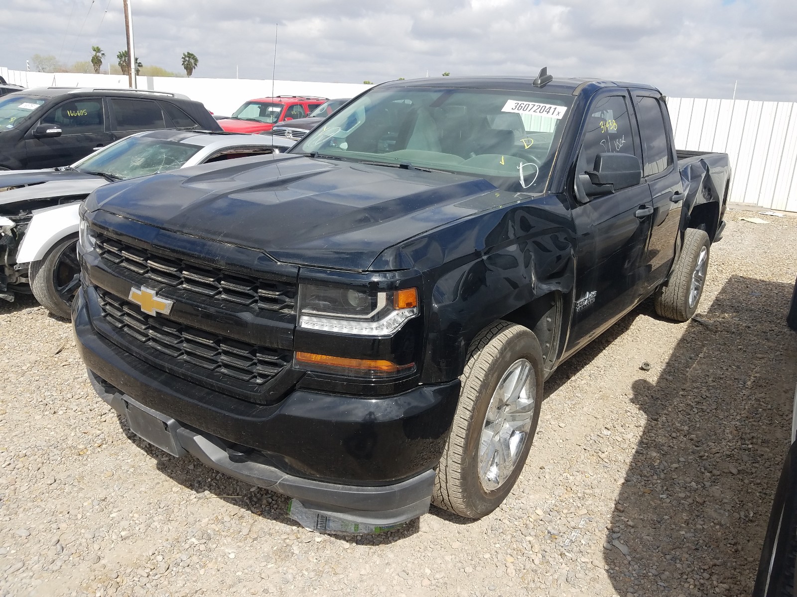 Photo 1 VIN: 1GCRCPEC2JZ272394 - CHEVROLET SILVERADO 