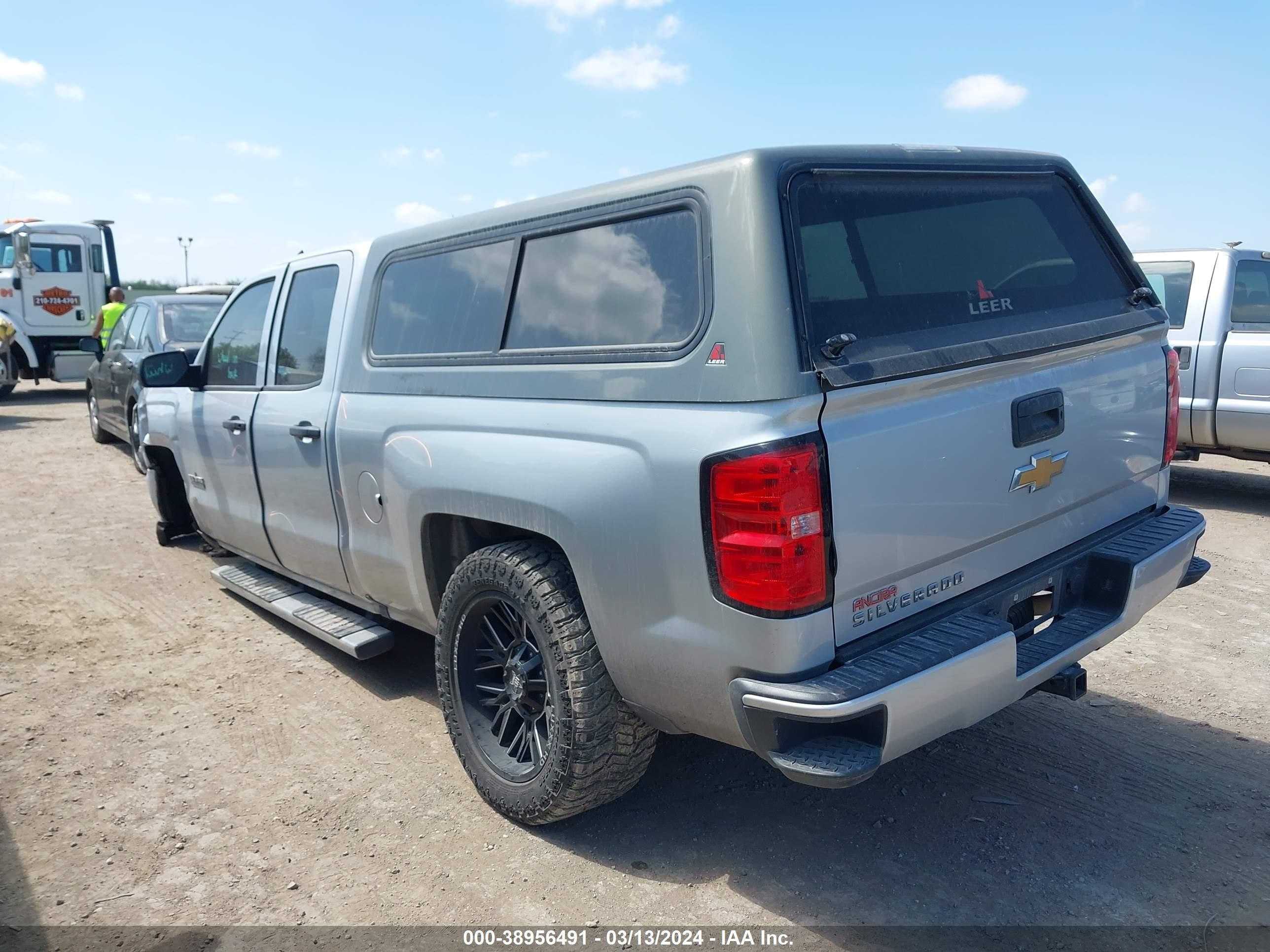 Photo 2 VIN: 1GCRCPEC6JZ292759 - CHEVROLET SILVERADO 