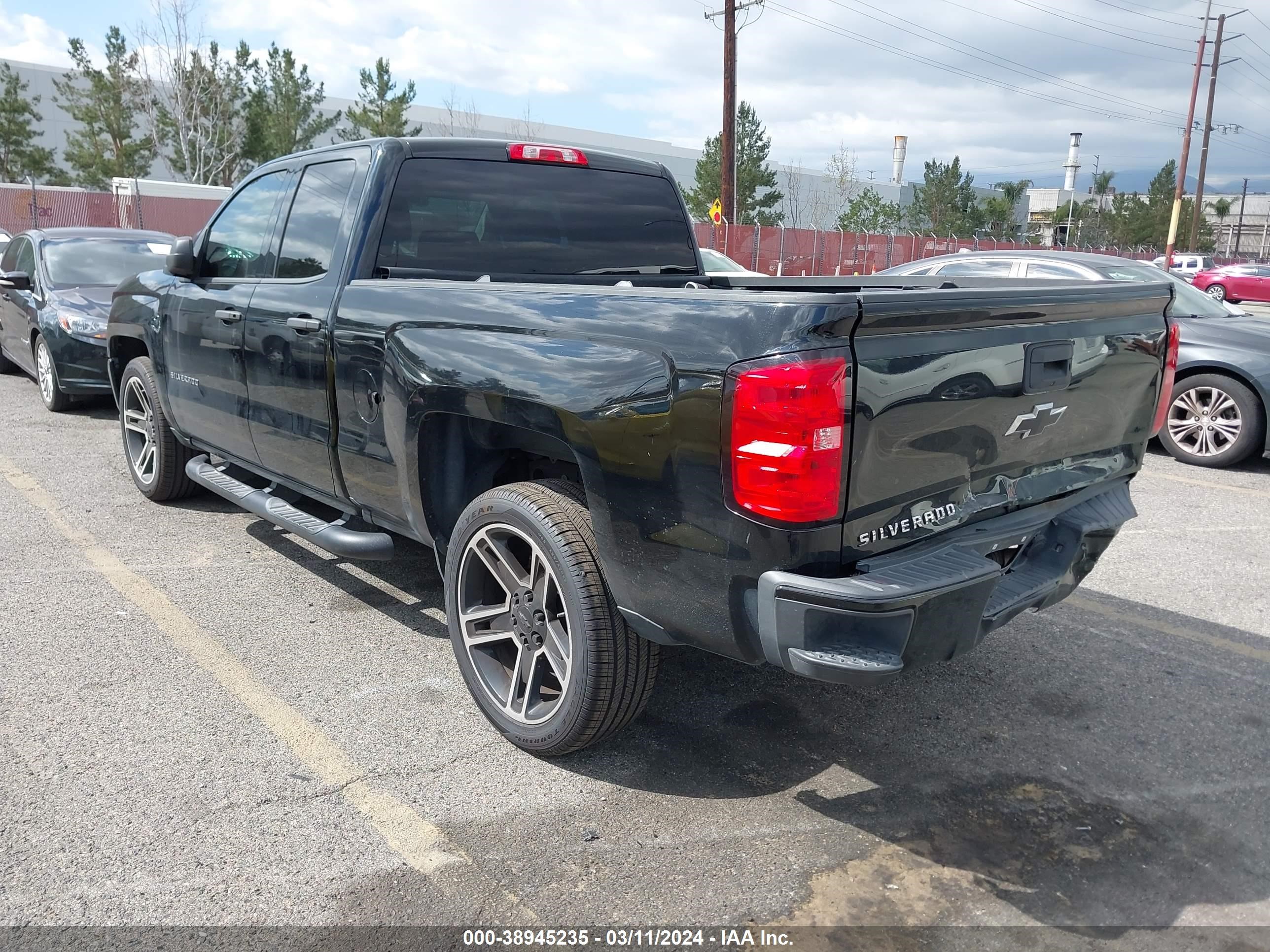 Photo 2 VIN: 1GCRCPEC7JZ319080 - CHEVROLET SILVERADO 