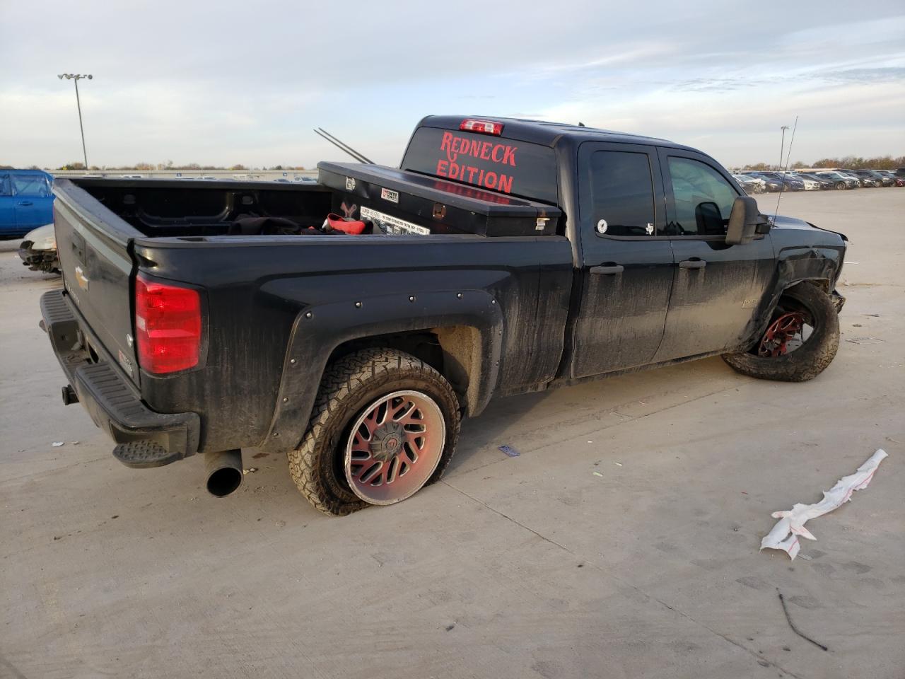 Photo 2 VIN: 1GCRCPECXJZ363638 - CHEVROLET SILVERADO 