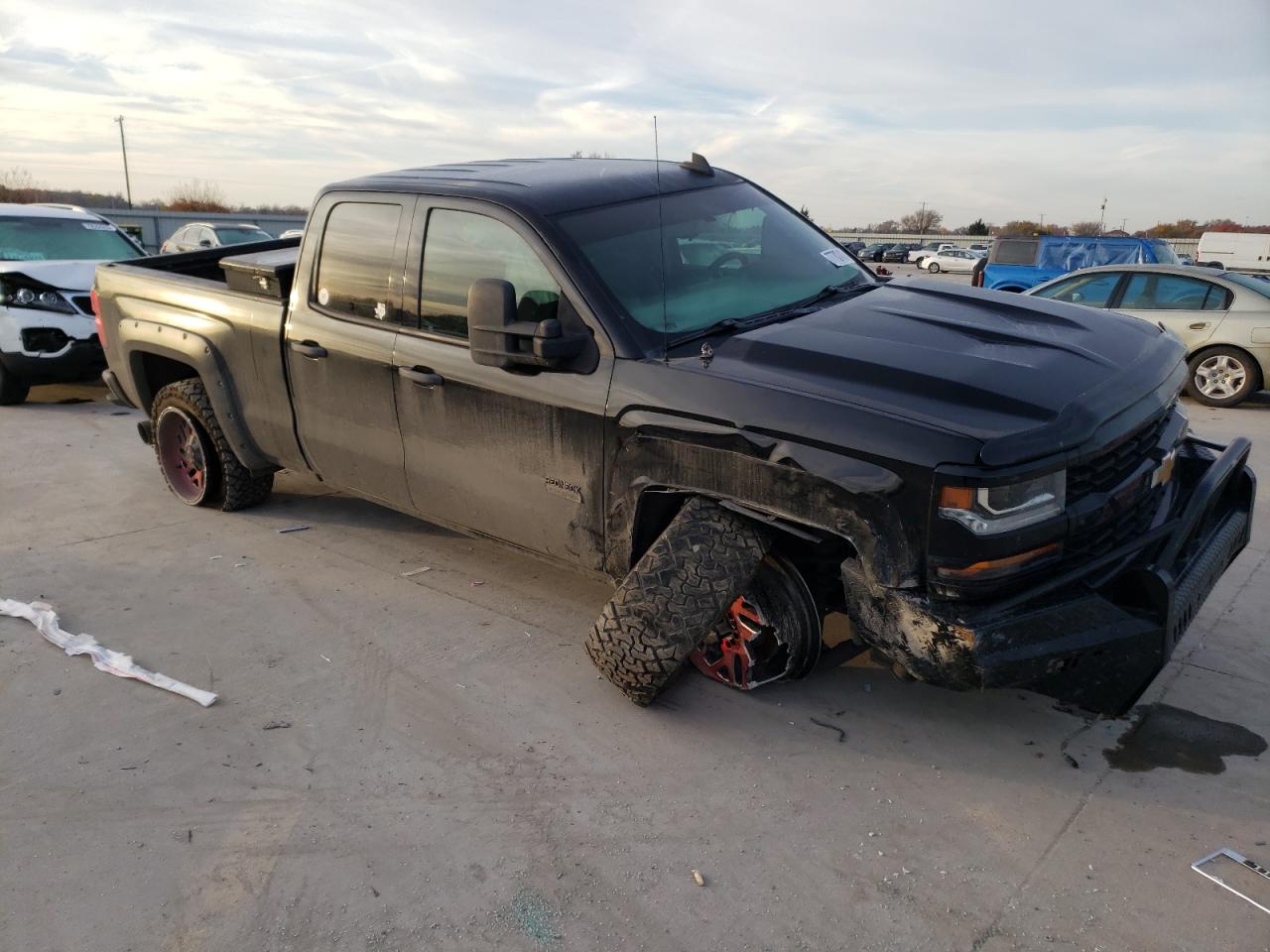 Photo 3 VIN: 1GCRCPECXJZ363638 - CHEVROLET SILVERADO 