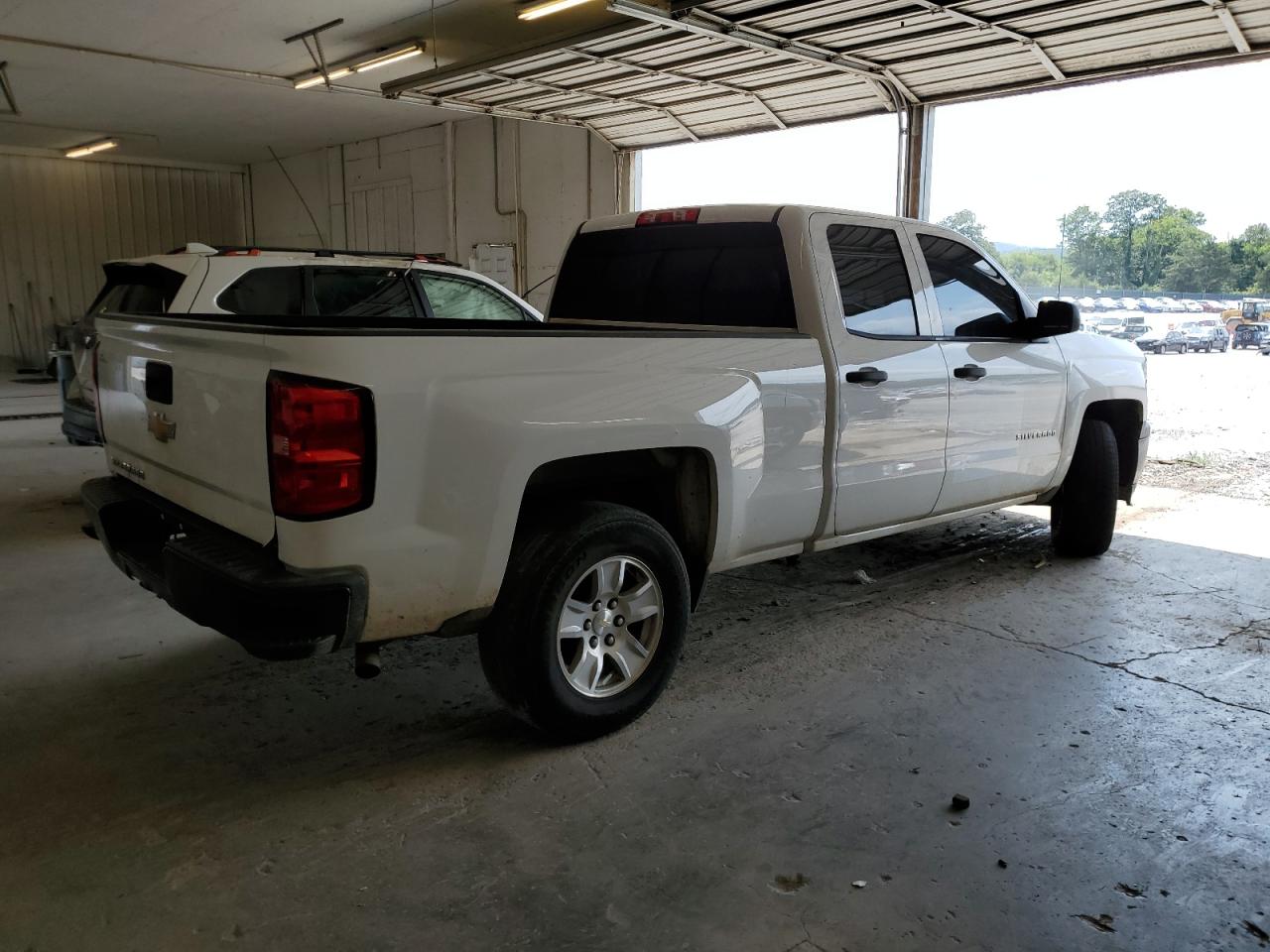 Photo 2 VIN: 1GCRCPEH0FZ242832 - CHEVROLET SILVERADO 