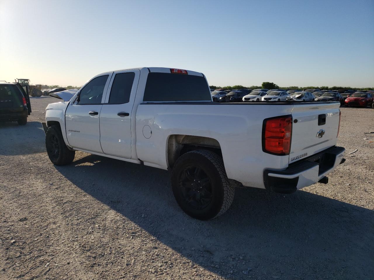 Photo 1 VIN: 1GCRCPEH4HZ303165 - CHEVROLET SILVERADO 