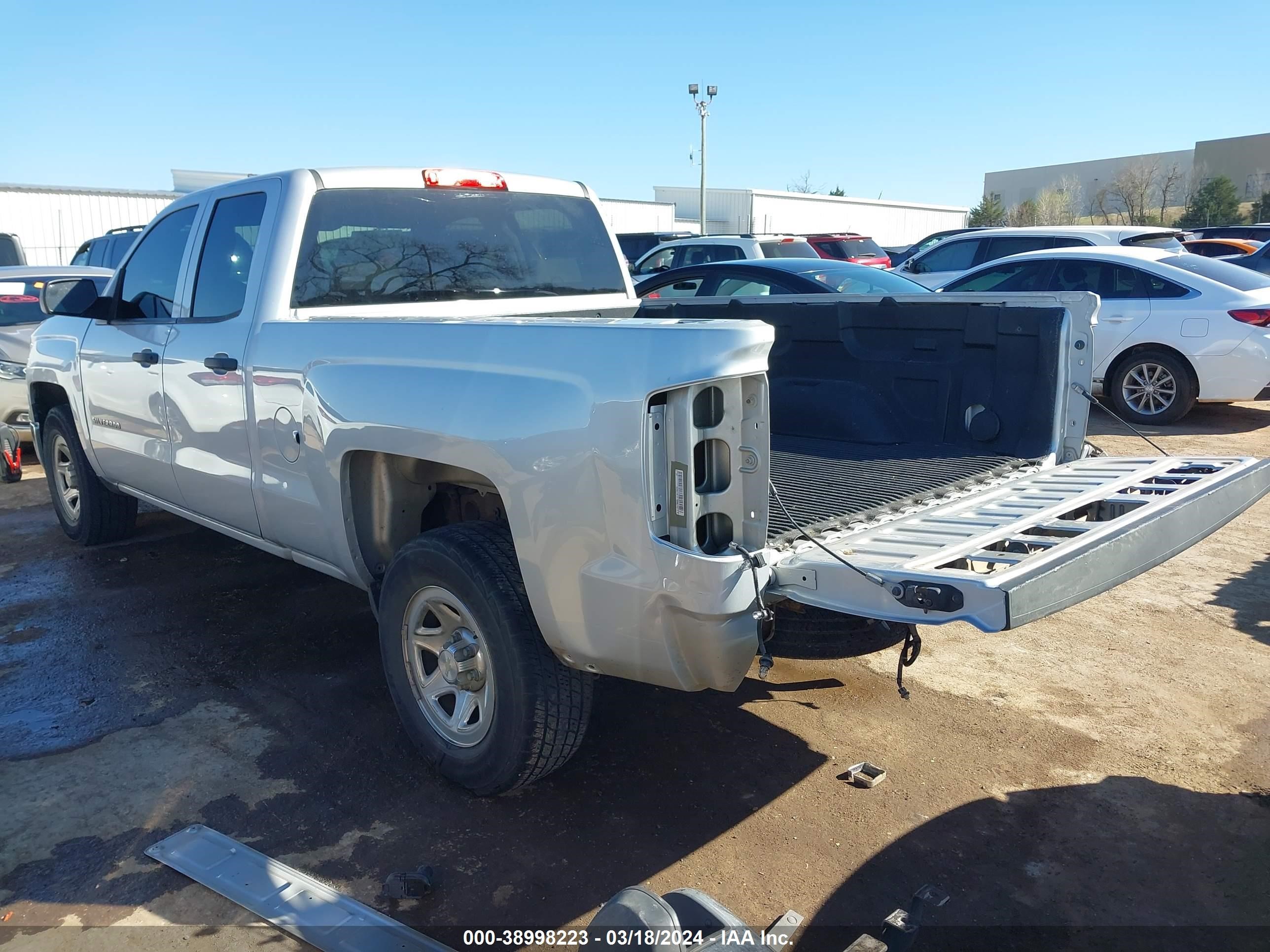 Photo 2 VIN: 1GCRCPEH7FZ181978 - CHEVROLET SILVERADO 