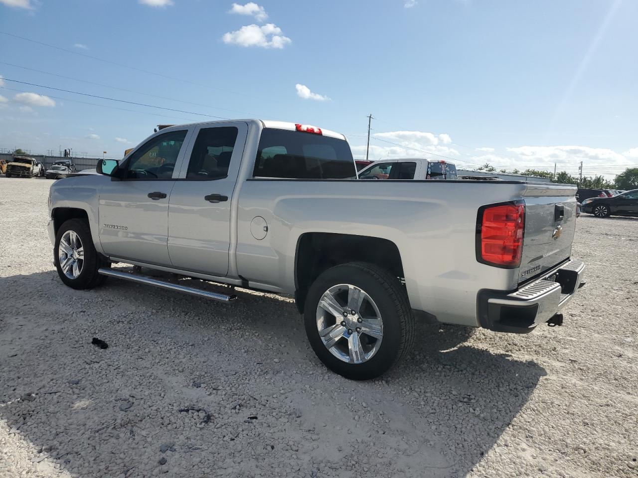 Photo 1 VIN: 1GCRCPEH9HZ351213 - CHEVROLET SILVERADO 