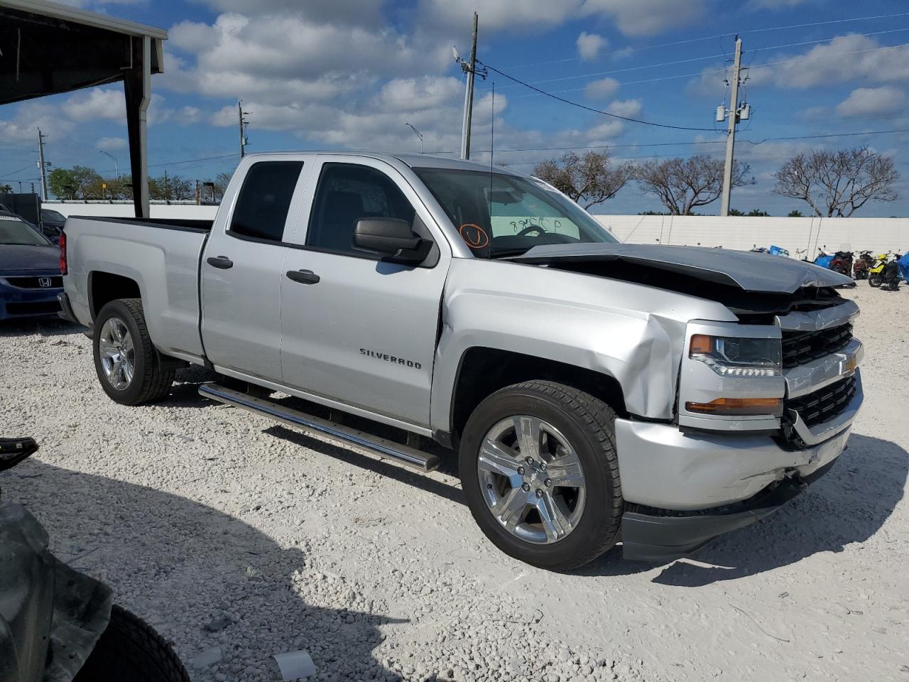 Photo 3 VIN: 1GCRCPEH9HZ351213 - CHEVROLET SILVERADO 