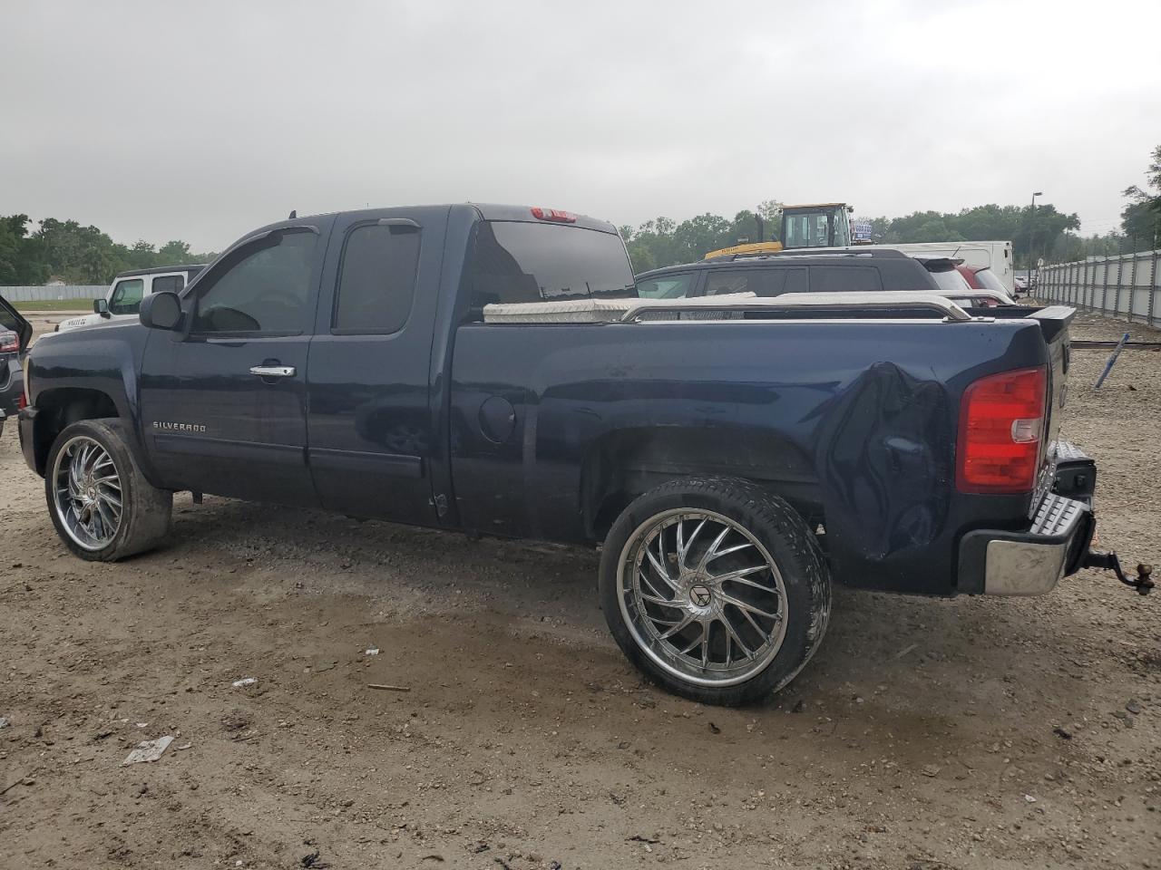 Photo 1 VIN: 1GCRCREA2BZ384494 - CHEVROLET SILVERADO 