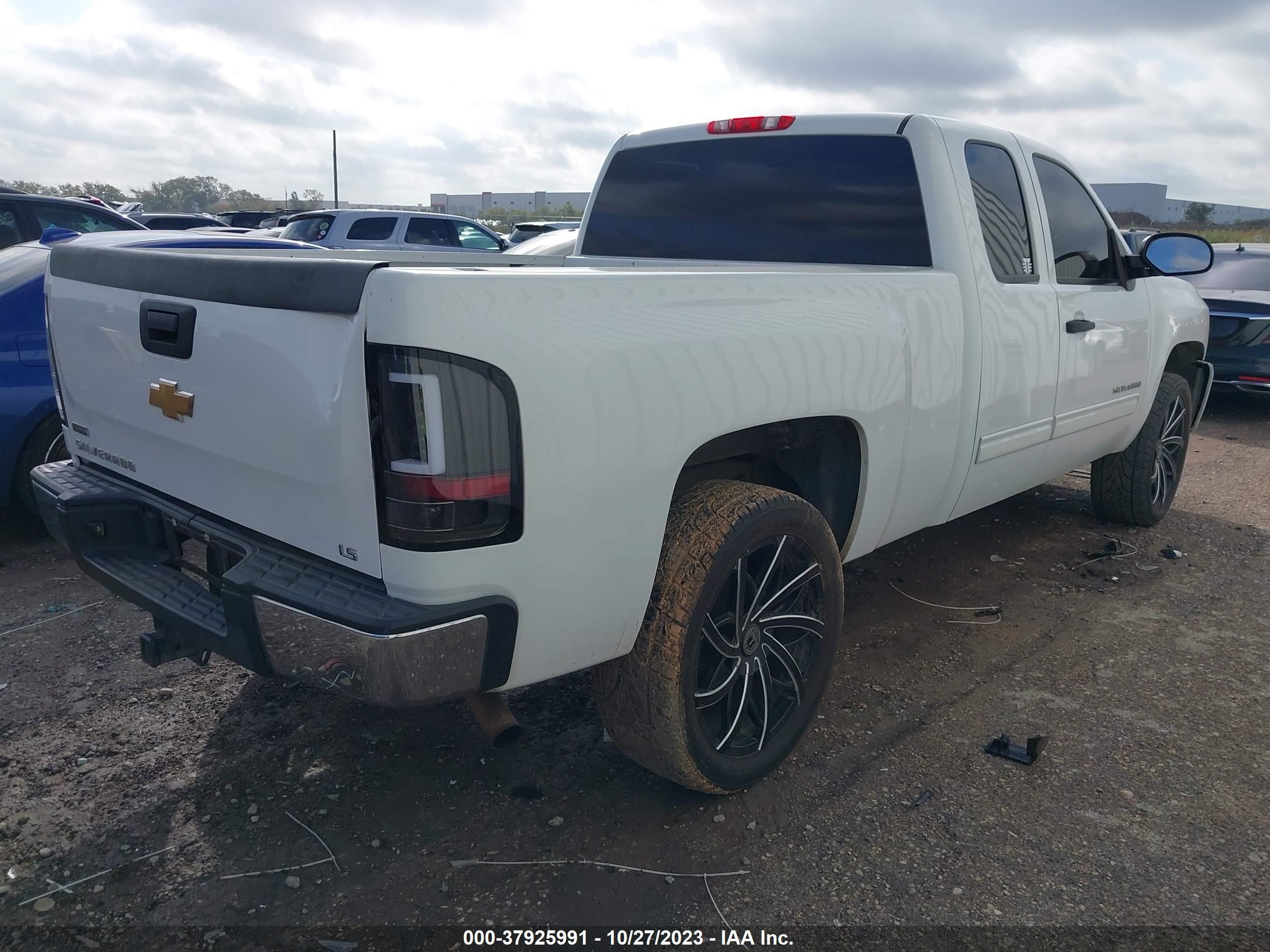 Photo 3 VIN: 1GCRCREA9CZ271966 - CHEVROLET SILVERADO 