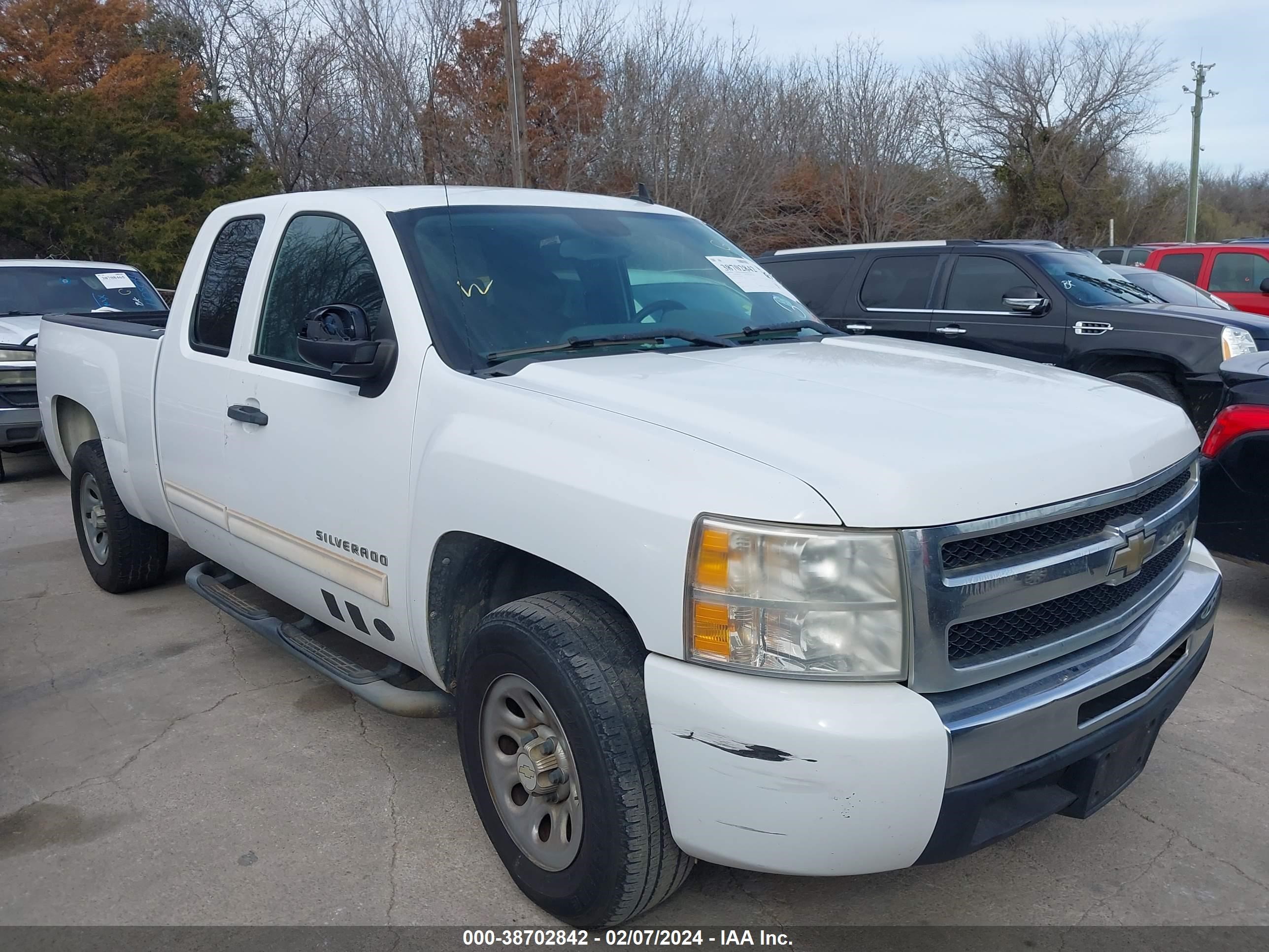 Photo 1 VIN: 1GCRCREAXBZ222094 - CHEVROLET SILVERADO 