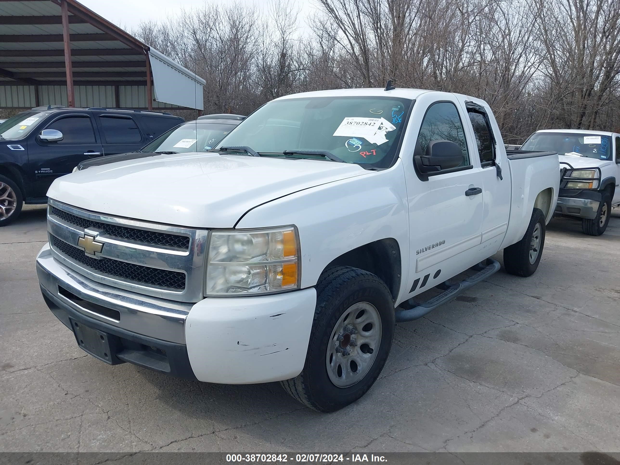 Photo 2 VIN: 1GCRCREAXBZ222094 - CHEVROLET SILVERADO 