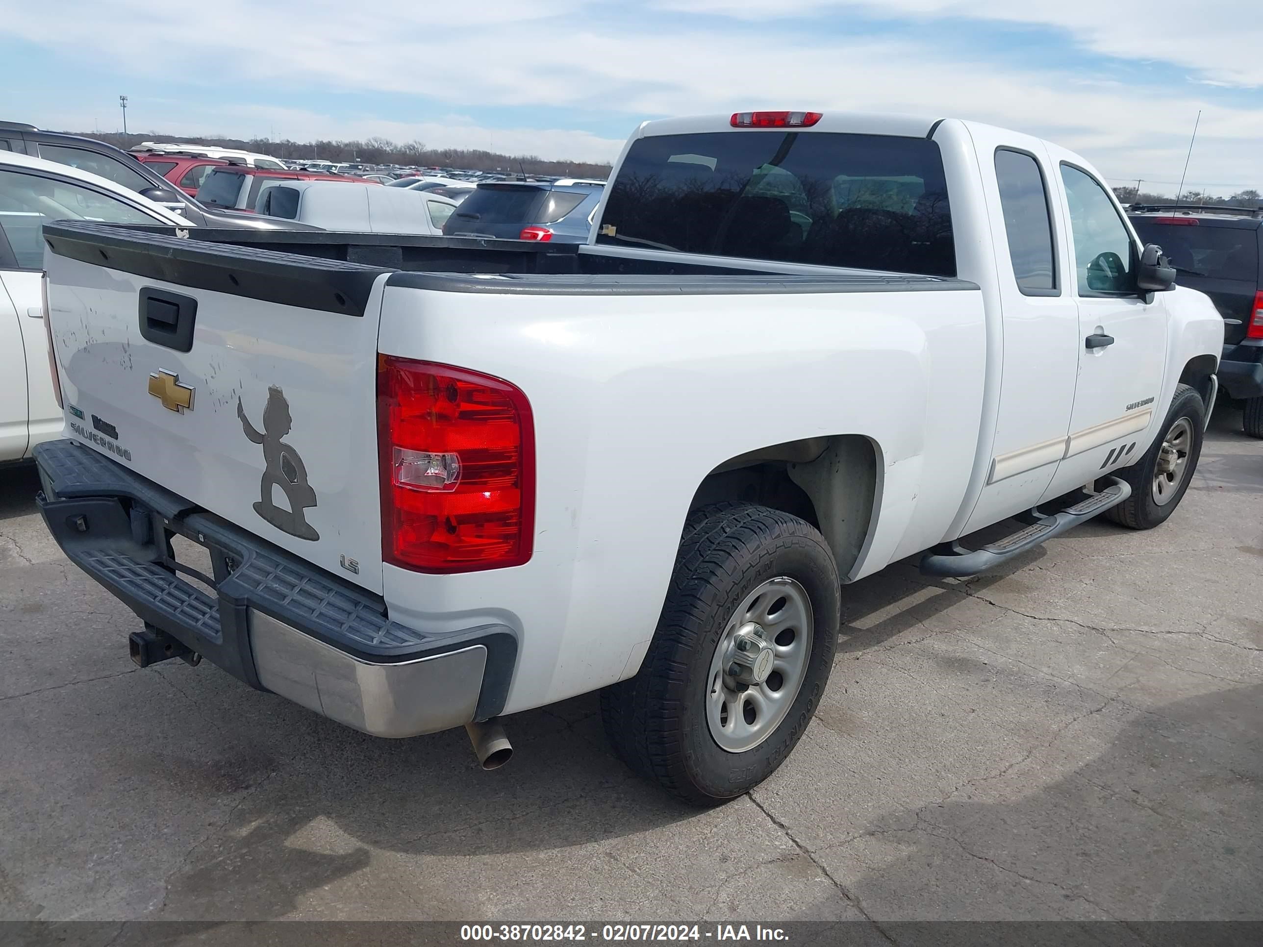 Photo 4 VIN: 1GCRCREAXBZ222094 - CHEVROLET SILVERADO 