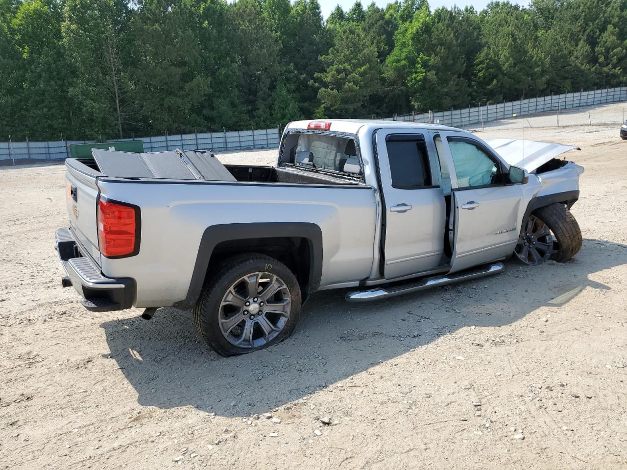 Photo 2 VIN: 1GCRCREC1HZ188590 - CHEVROLET SILVERADO 